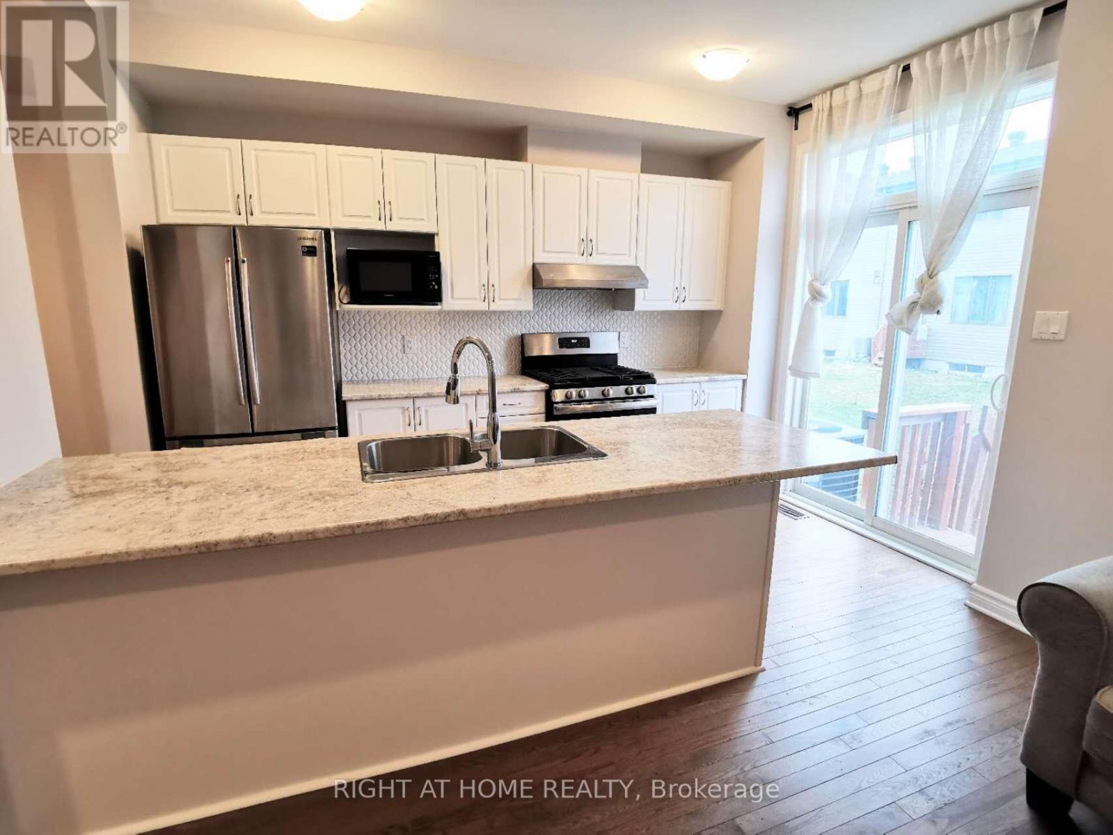 2452 Waterlilly Way, Ottawa, Ontario  K2J 6M3 - Photo 8 - X12558192