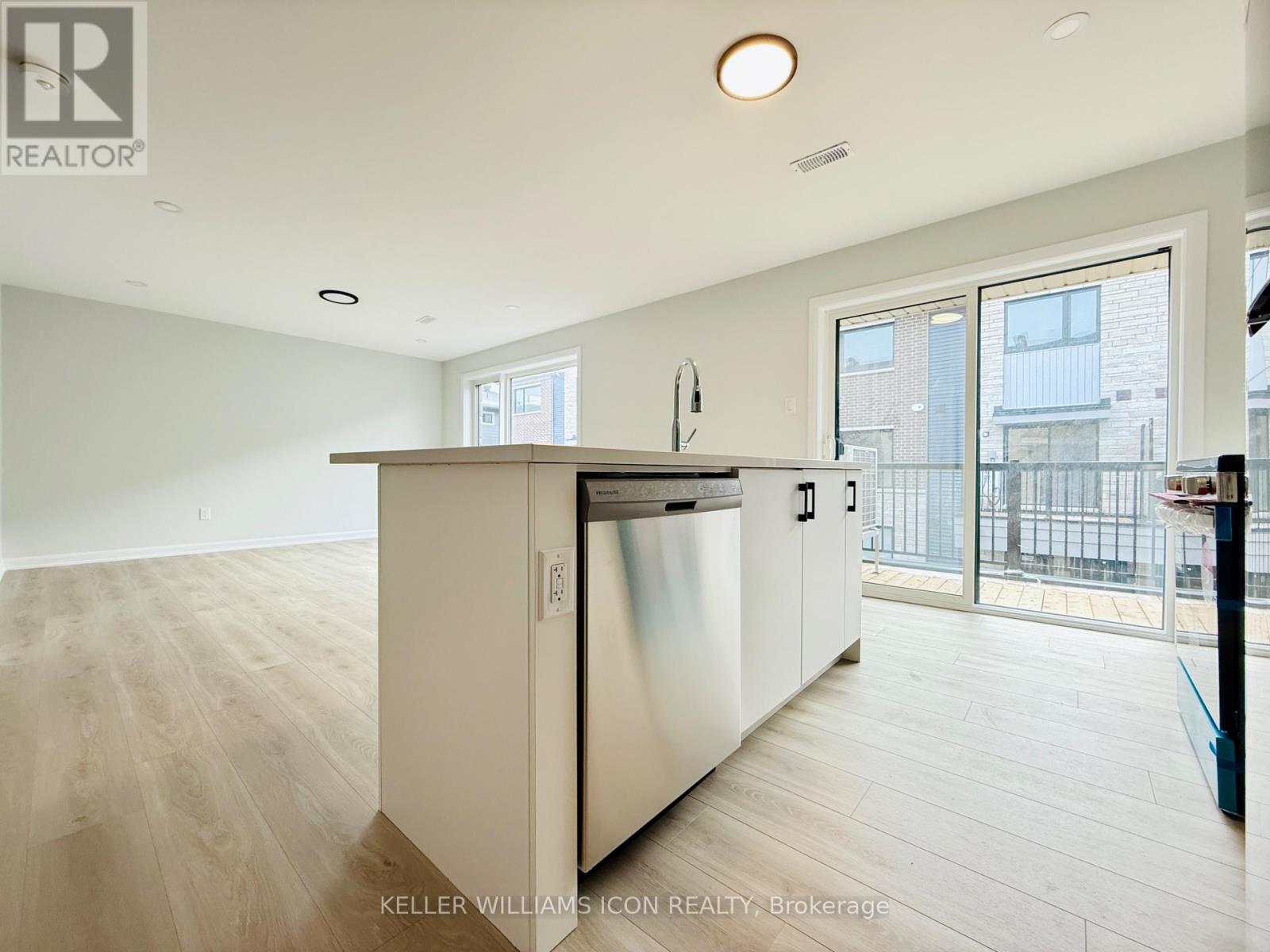 # 19 - 701 Glenroy Gilbert Drive, Ottawa, Ontario  K2J 7N8 - Photo 12 - X12526490