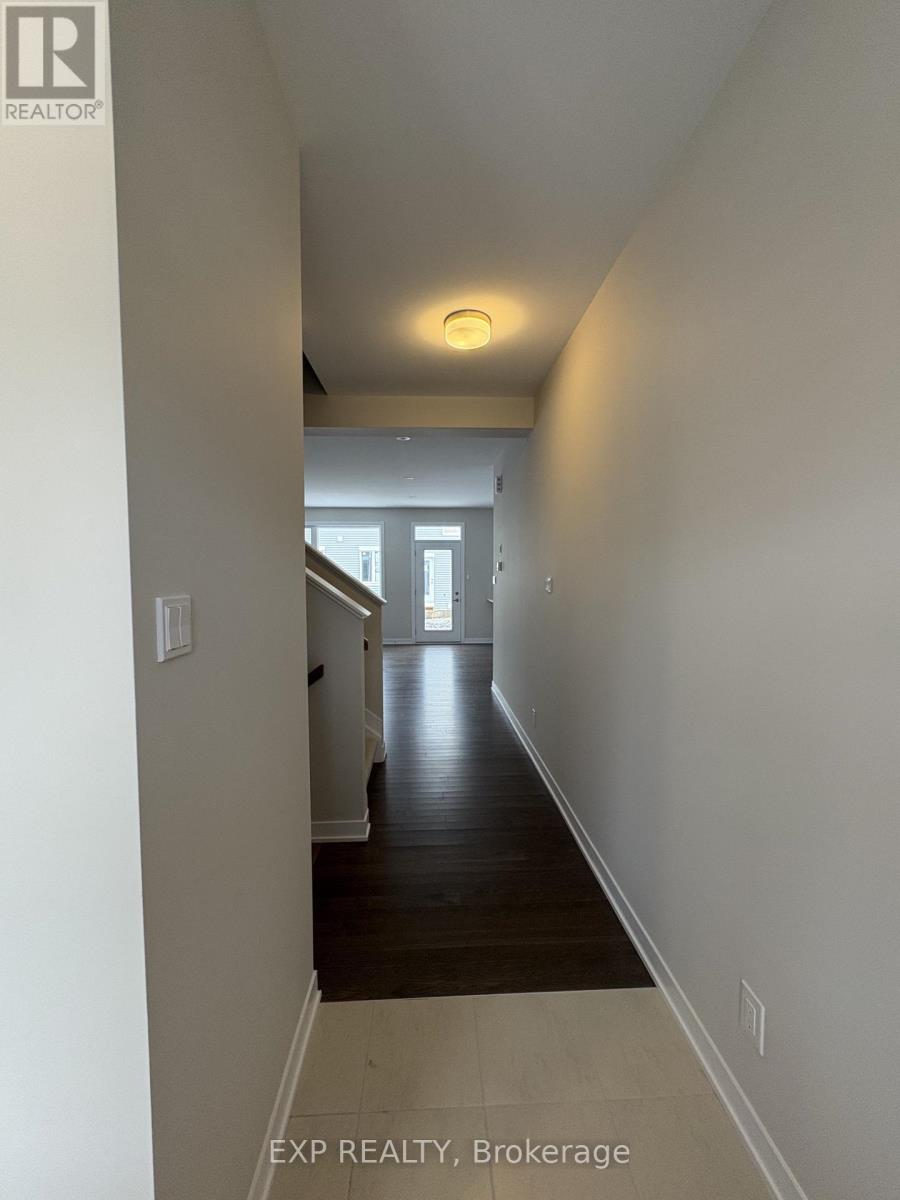 215 Ryan Reynolds Way, Ottawa, Ontario  K4A 5T6 - Photo 2 - X12553780