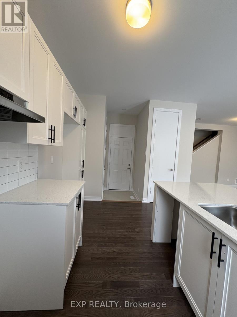 215 Ryan Reynolds Way, Ottawa, Ontario  K4A 5T6 - Photo 10 - X12553780