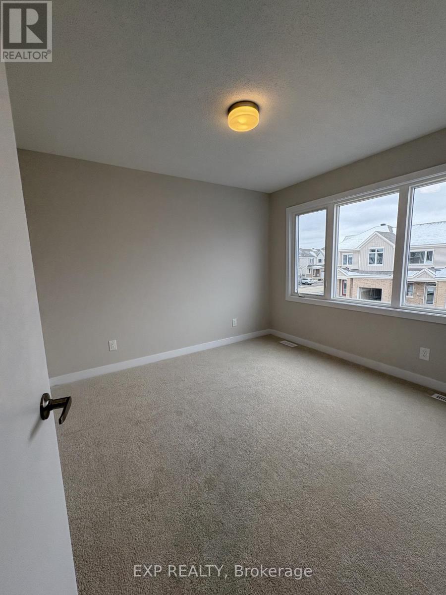 215 Ryan Reynolds Way, Ottawa, Ontario  K4A 5T6 - Photo 16 - X12553780