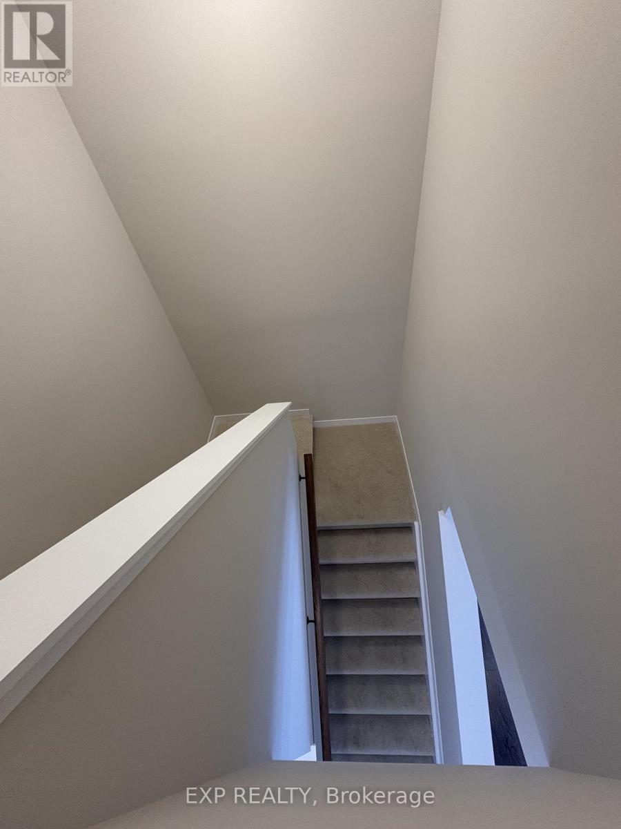 215 Ryan Reynolds Way, Ottawa, Ontario  K4A 5T6 - Photo 13 - X12553780