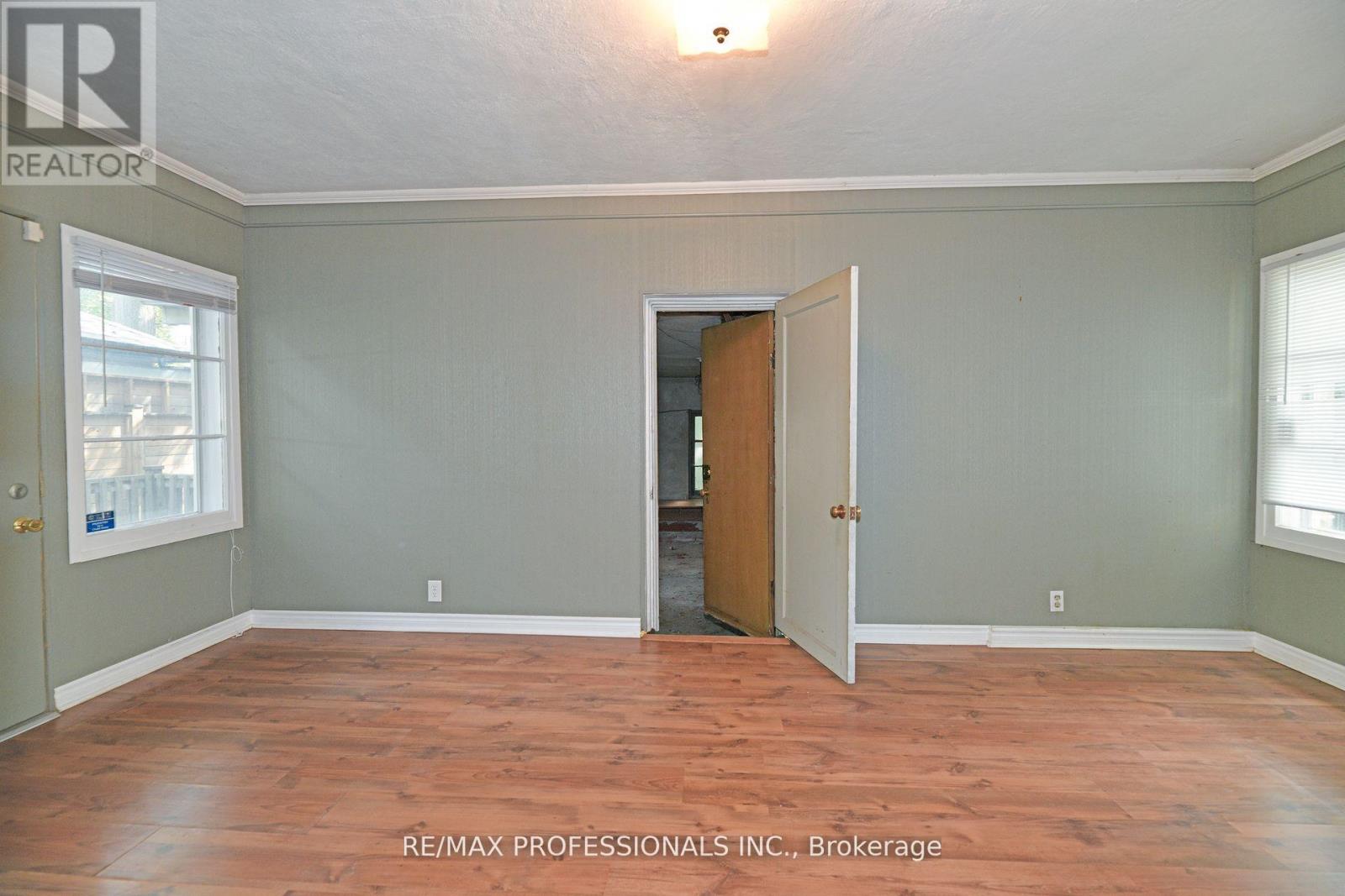 1161 Royal York Road, Toronto, Ontario  M9A 4B2 - Photo 10 - W12557870