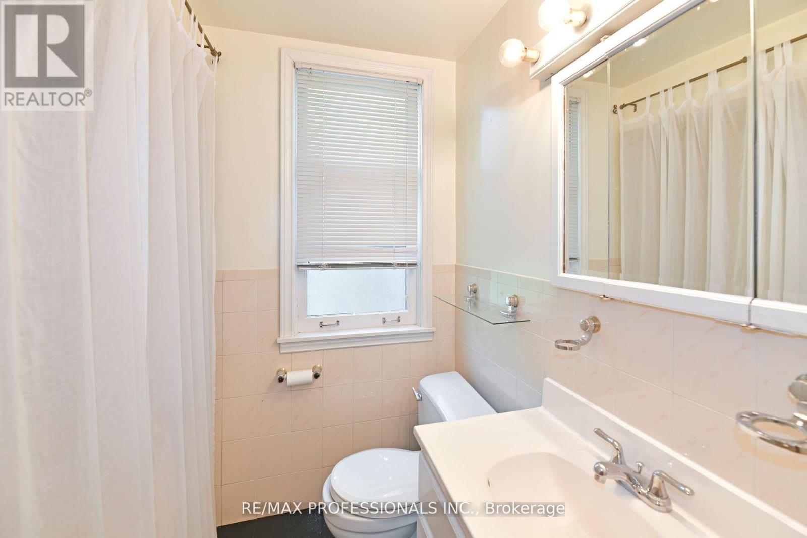 1161 Royal York Road, Toronto, Ontario  M9A 4B2 - Photo 12 - W12557870