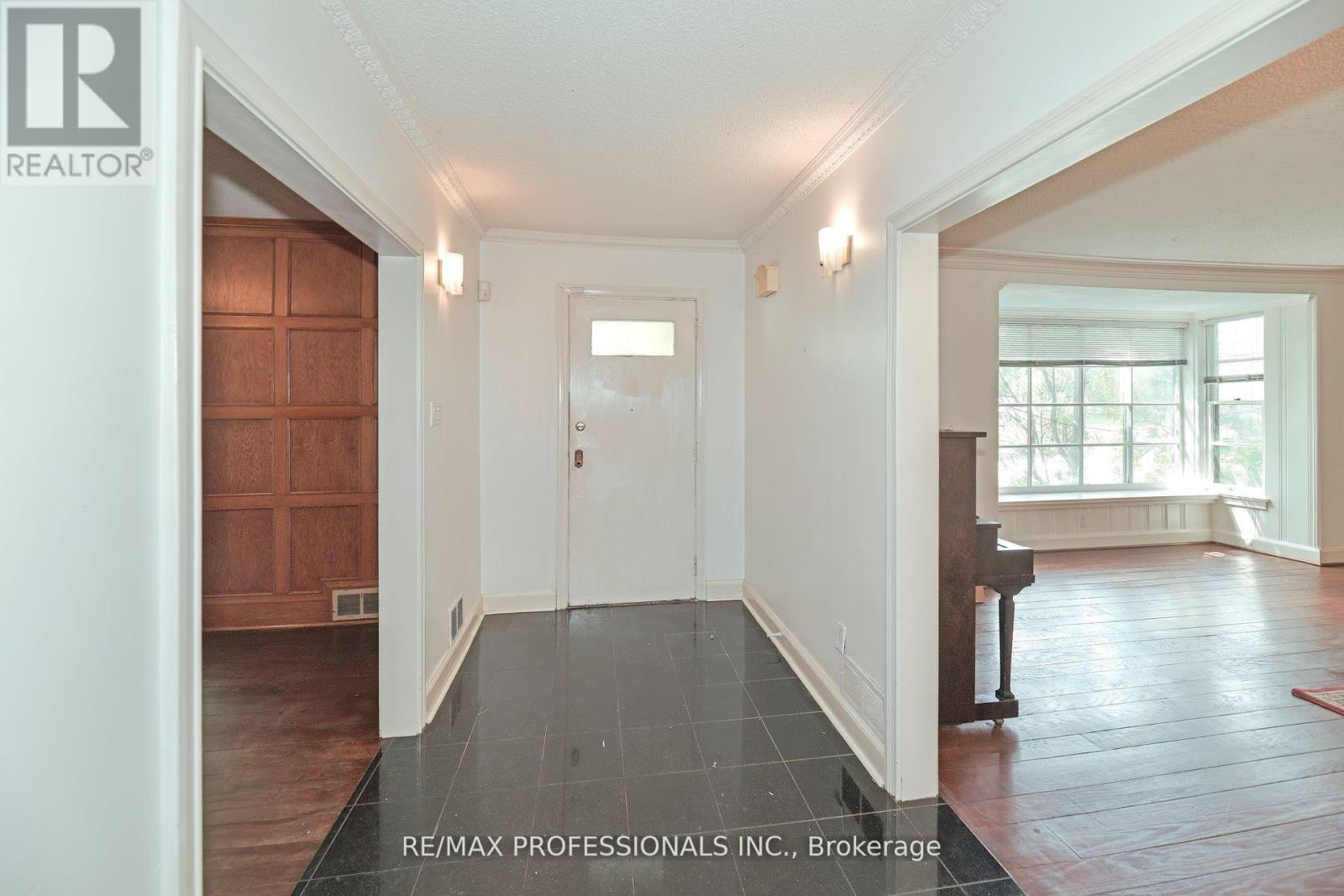 1161 Royal York Road, Toronto, Ontario  M9A 4B2 - Photo 3 - W12557870