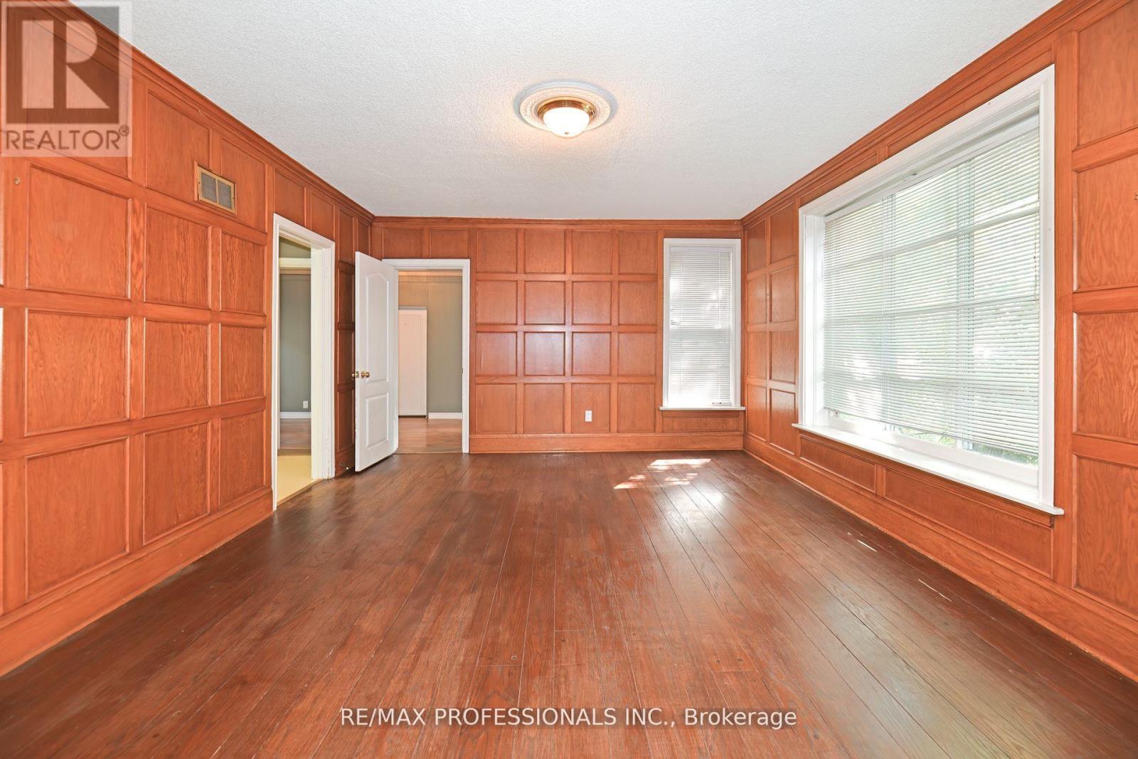 1161 Royal York Road, Toronto, Ontario  M9A 4B2 - Photo 5 - W12557870