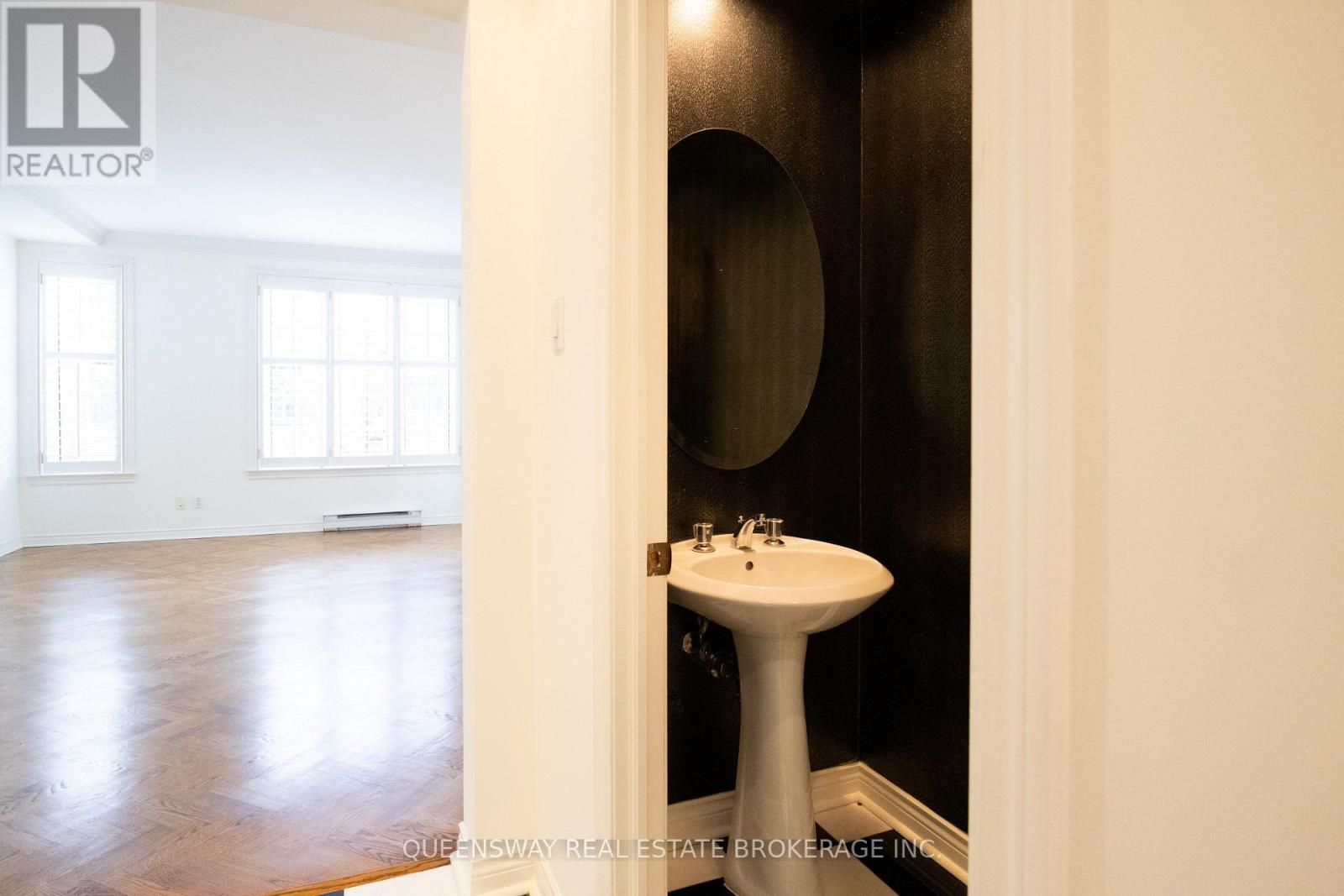 129 - 2289 Lakeshore Boulevard, Toronto, Ontario  M8V 3Y2 - Photo 10 - W12557872