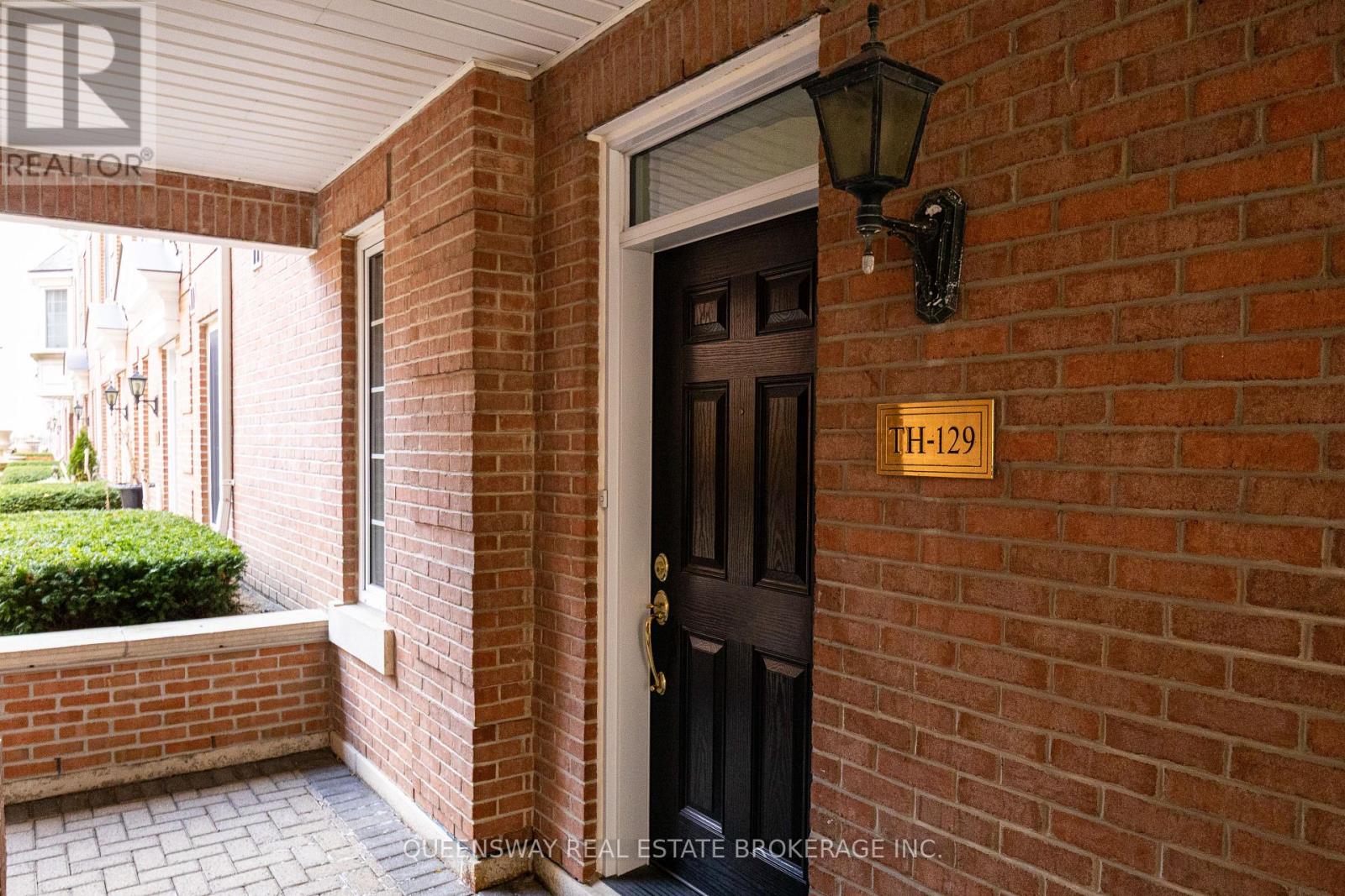 129 - 2289 Lakeshore Boulevard, Toronto, Ontario  M8V 3Y2 - Photo 3 - W12557872