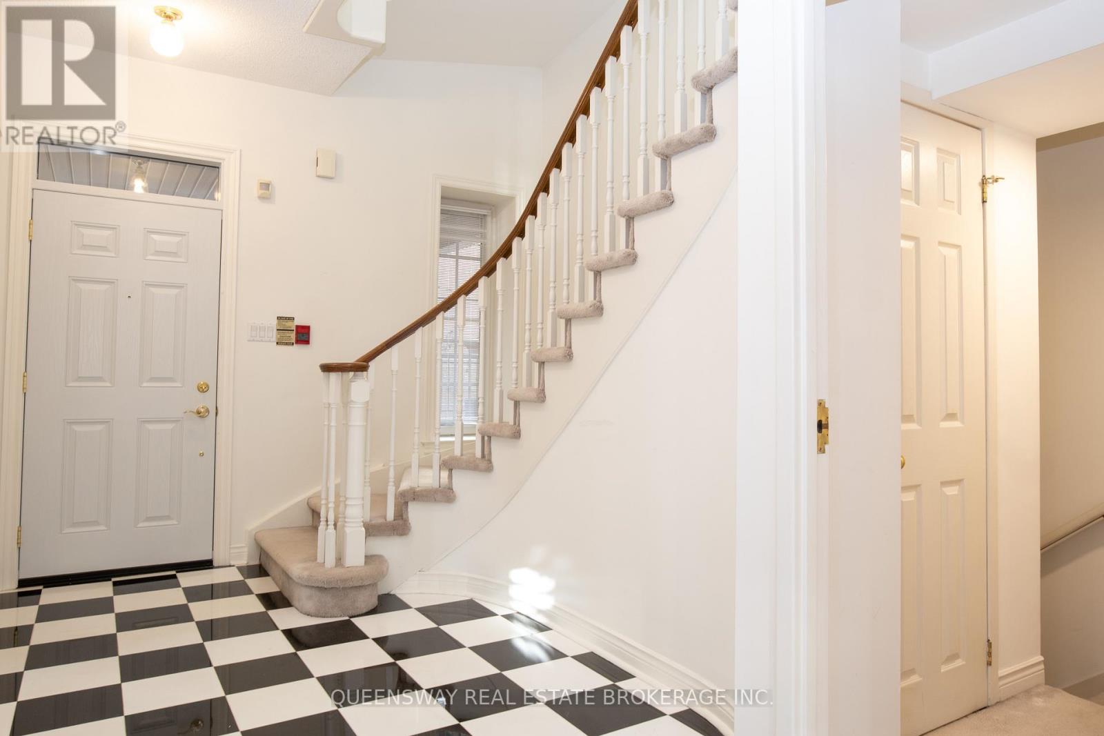 129 - 2289 Lakeshore Boulevard, Toronto, Ontario  M8V 3Y2 - Photo 5 - W12557872