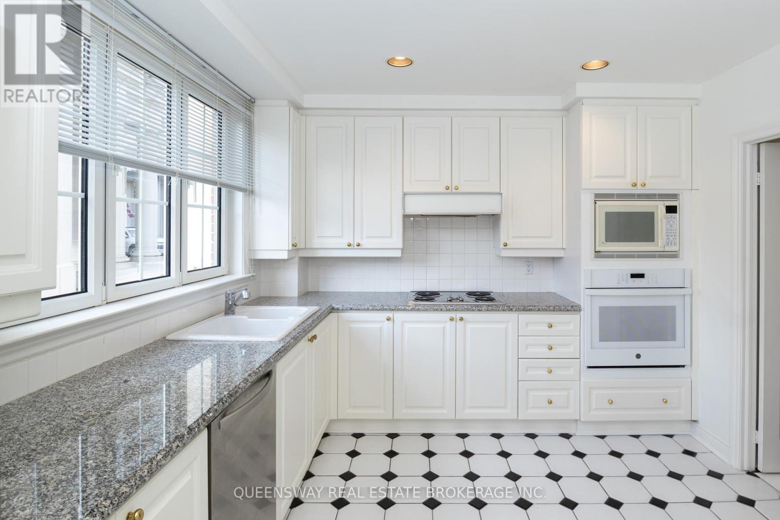 129 - 2289 Lakeshore Boulevard, Toronto, Ontario  M8V 3Y2 - Photo 6 - W12557872