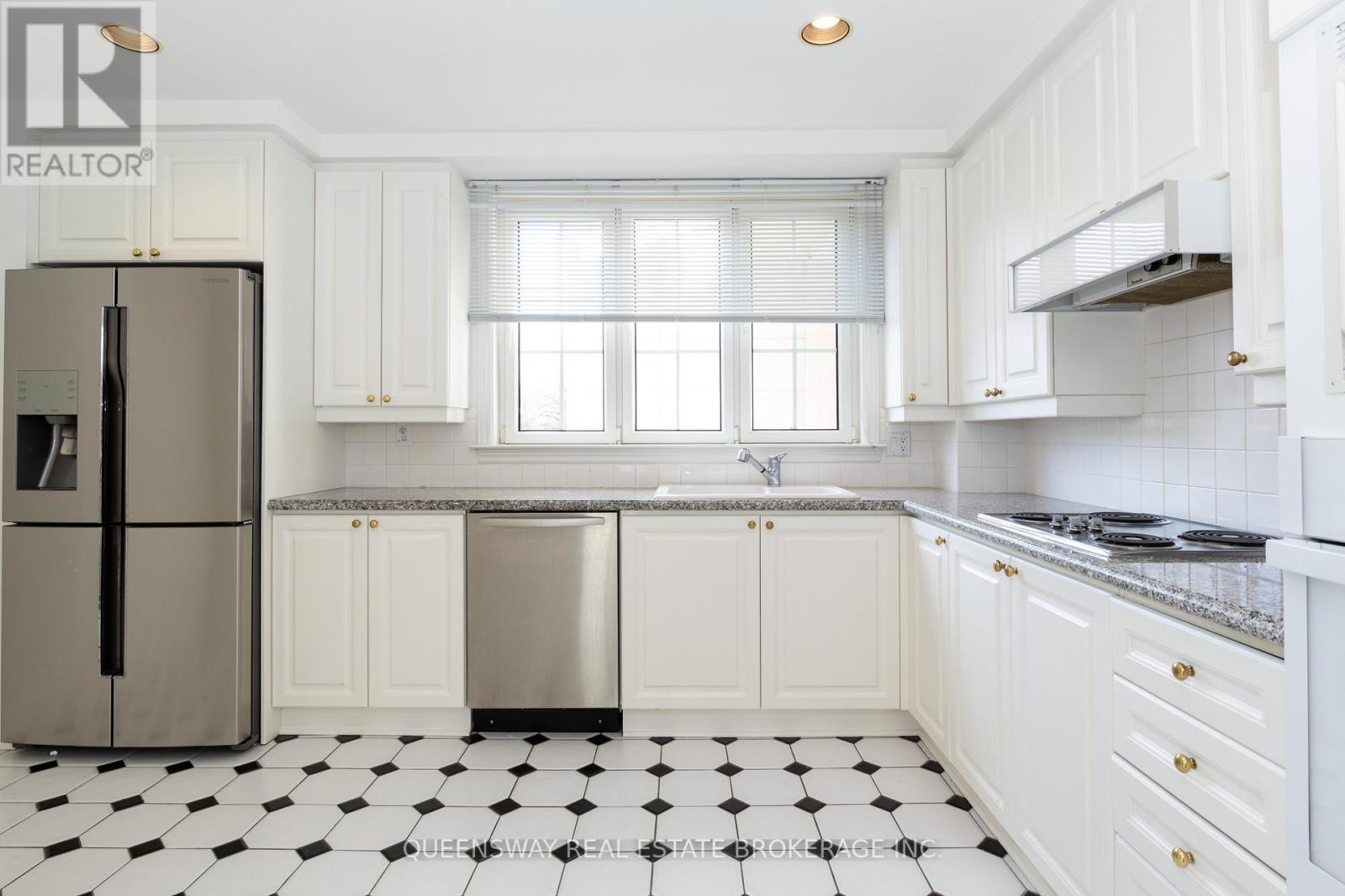 129 - 2289 Lakeshore Boulevard, Toronto, Ontario  M8V 3Y2 - Photo 7 - W12557872