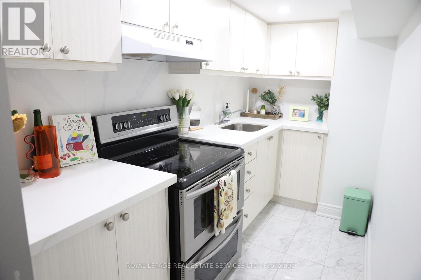 Lower - 5552 Ethan Drive, Mississauga, Ontario  L5M 0W1 - Photo 10 - W12557926