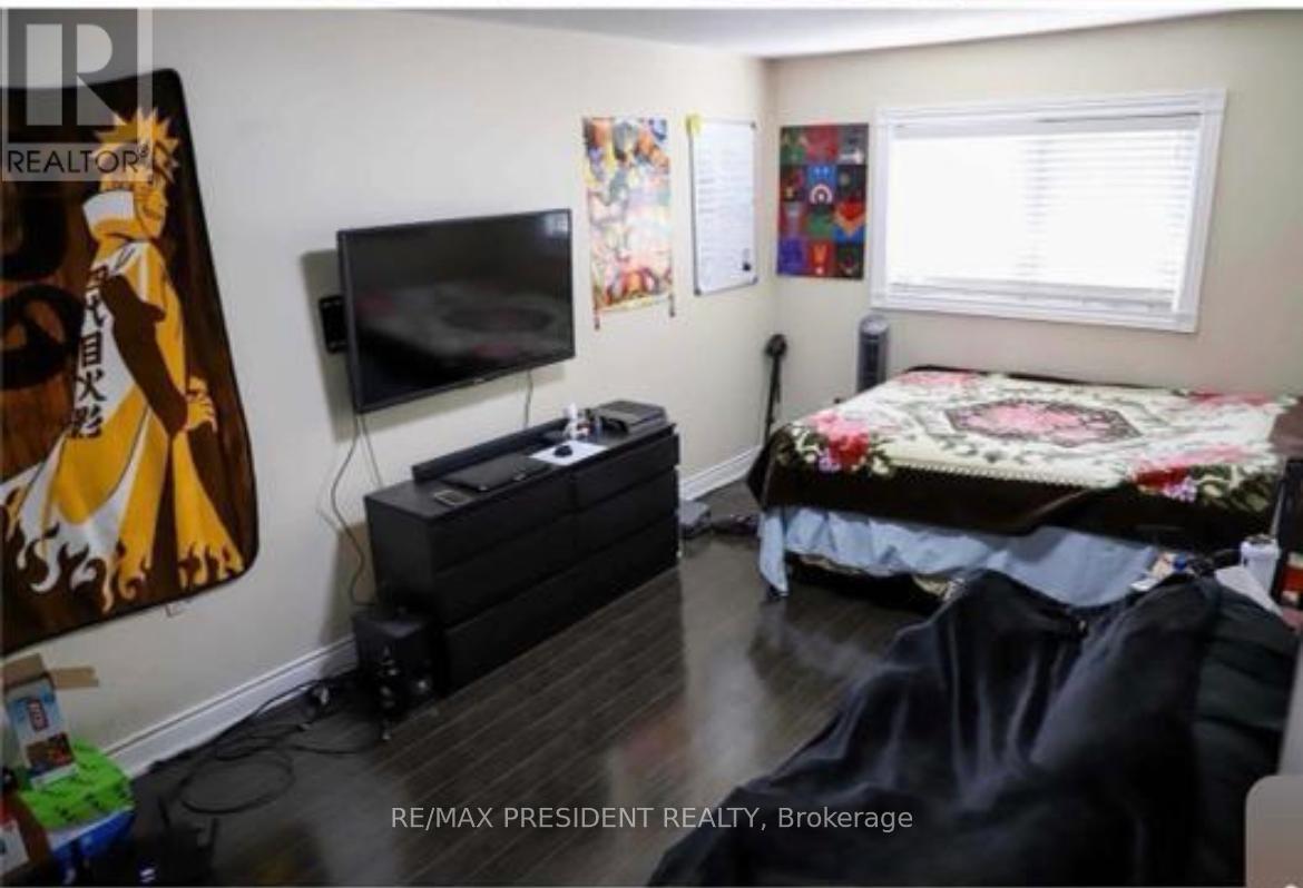 146 Havelock Drive, Brampton, Ontario  L6W 4G3 - Photo 13 - W12557940