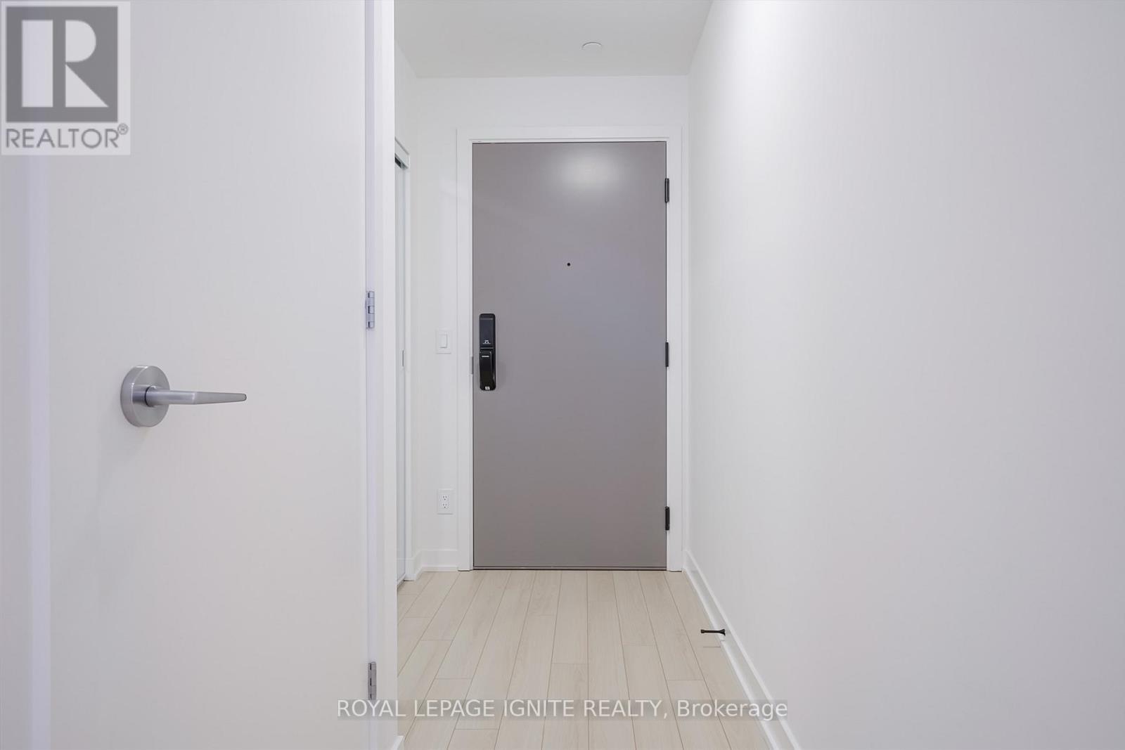 801 - 3071 TRAFALGAR ROAD, Oakville, Ontario