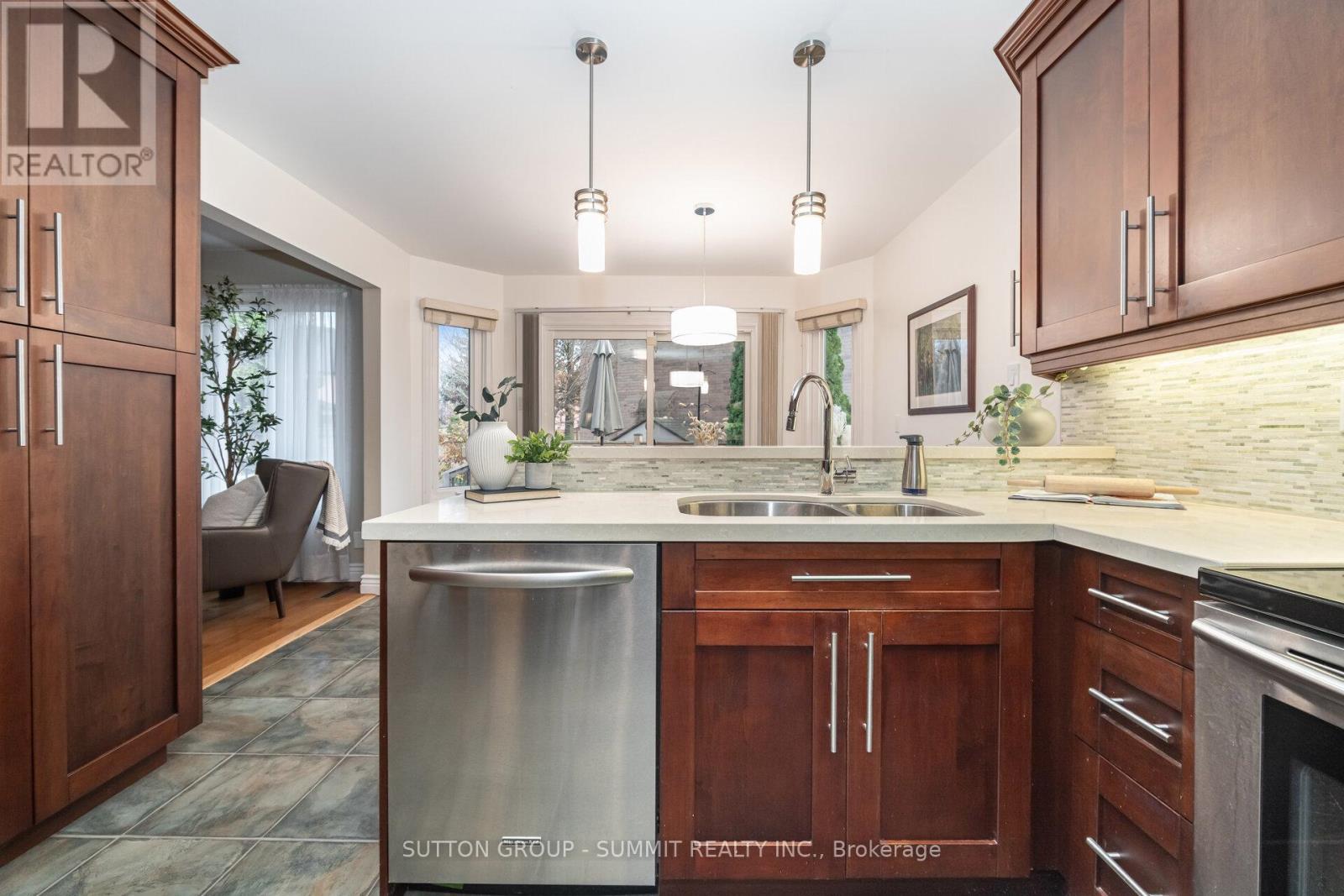 1423 Ravensmoor Crescent, Mississauga, Ontario  L5M 3L1 - Photo 17 - W12557990