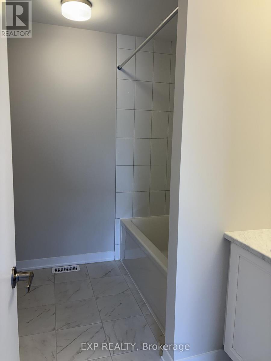 215 Ryan Reynolds Way, Ottawa, Ontario  K4A 5T6 - Photo 26 - X12553780