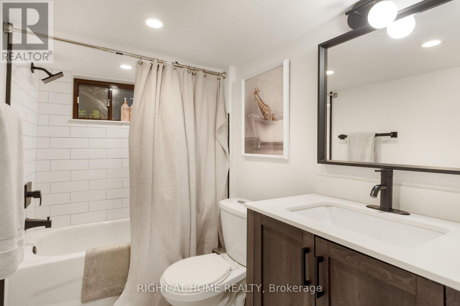 171 Islington Avenue, Toronto, Ontario  M8V 3B8 - Photo 18 - W12558006