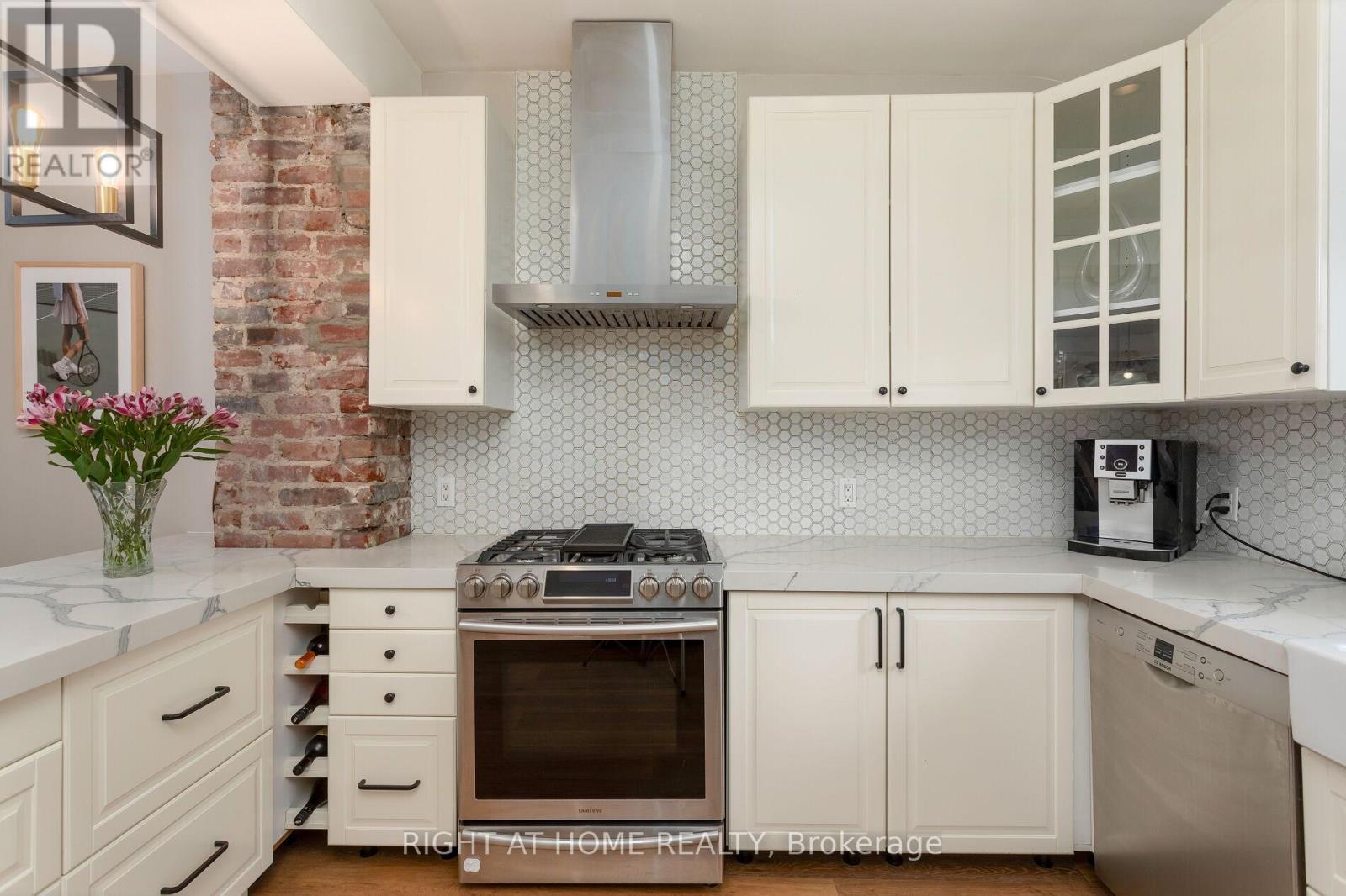 171 Islington Avenue, Toronto, Ontario  M8V 3B8 - Photo 20 - W12558006