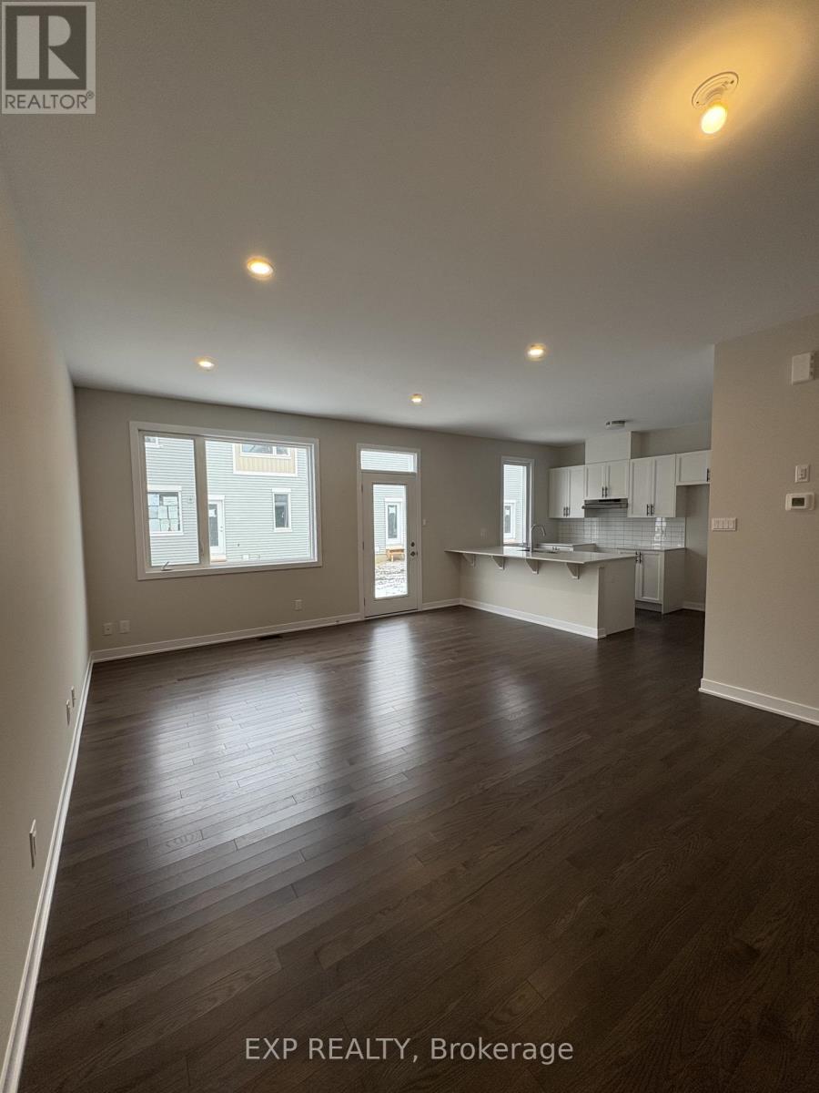 215 Ryan Reynolds Way, Ottawa, Ontario  K4A 5T6 - Photo 5 - X12553780
