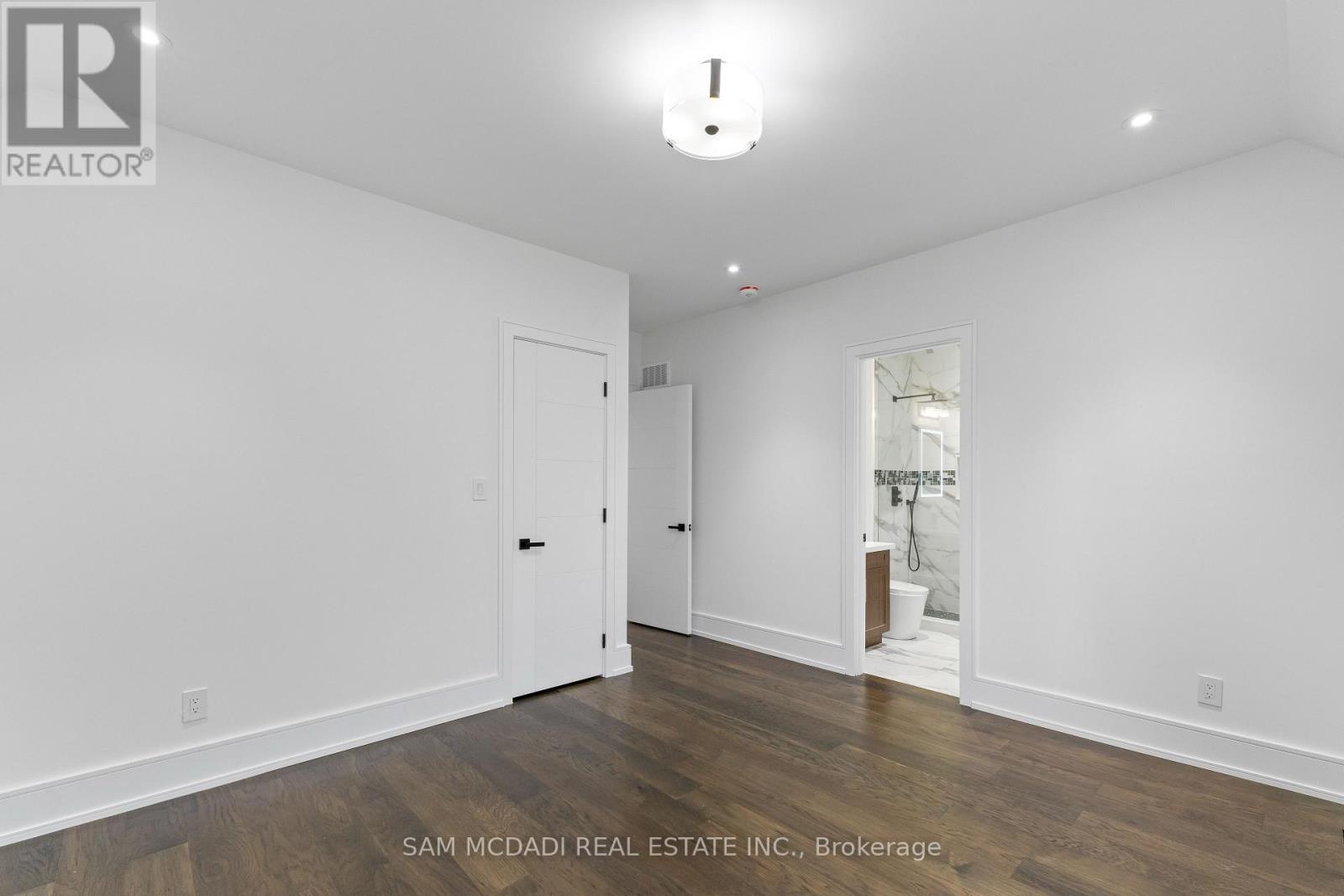 193 Mateo Place, Mississauga, Ontario  L5A 0A5 - Photo 32 - W12558044