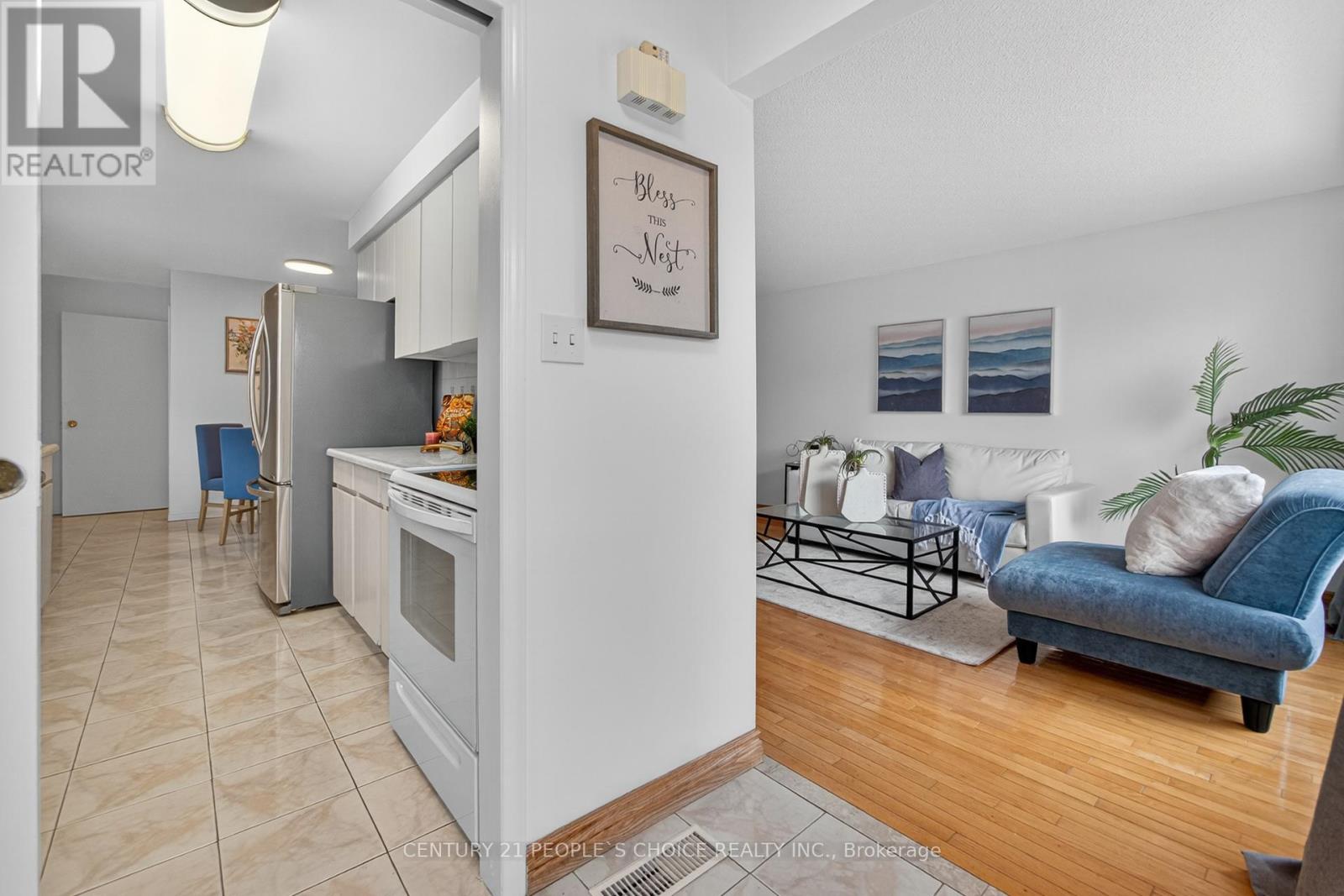 3404 Monica Drive, Mississauga, Ontario  L4T 3E7 - Photo 4 - W12558066