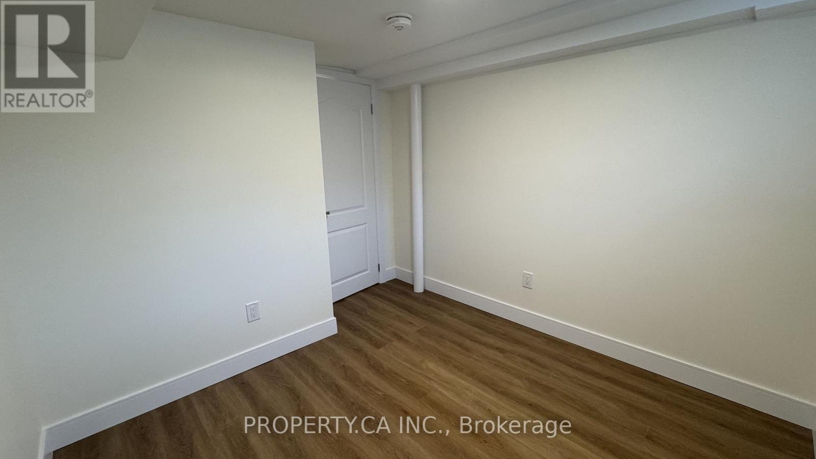 Lower 2 - 60 Lightwood Drive, Toronto, Ontario  M9V 2Z2 - Photo 8 - W12558104