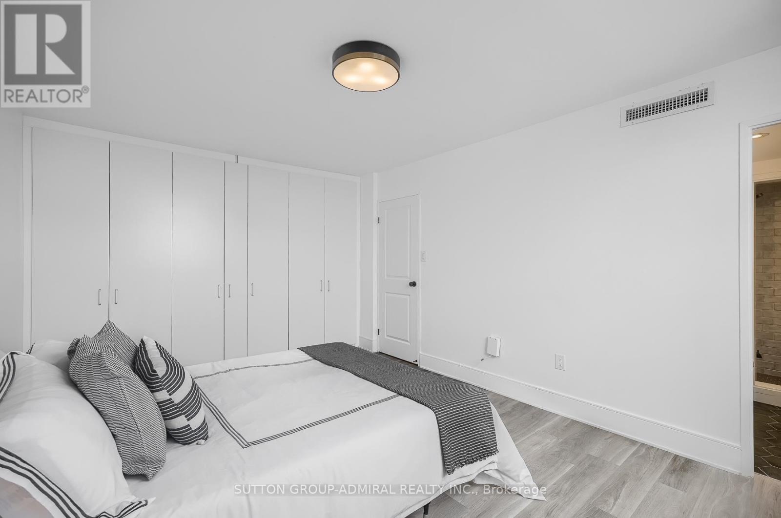 Ph3 - 299 Mill Road, Toronto, Ontario M9C 4V9 - Photo 19 - W12558116