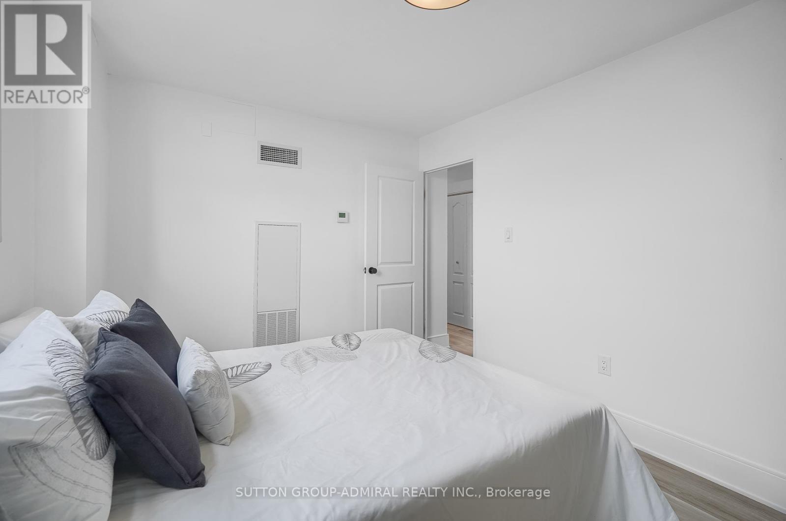 Ph3 - 299 Mill Road, Toronto, Ontario M9C 4V9 - Photo 22 - W12558116