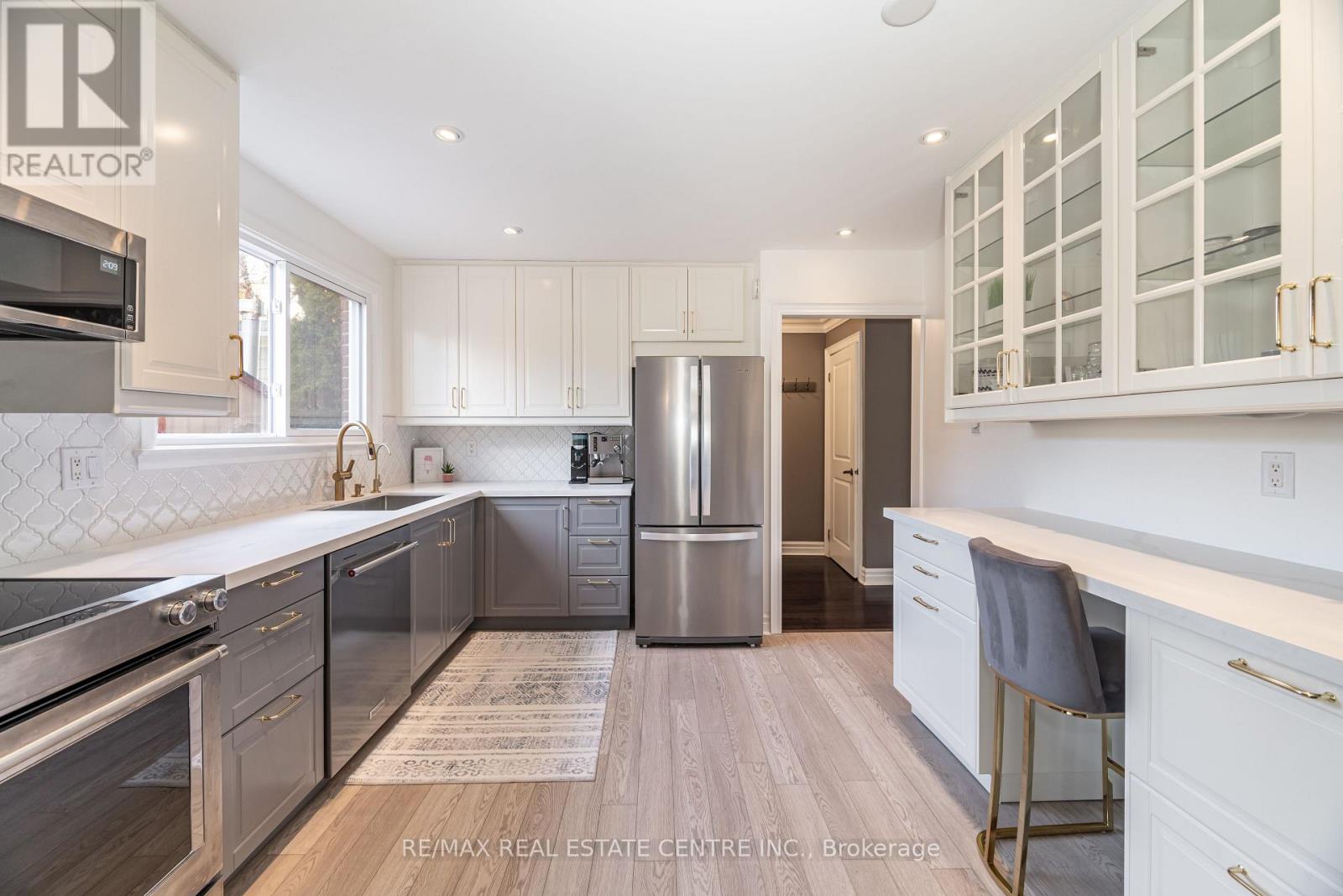 434 Withnell Crescent, Oakville, Ontario  L6L 1L9 - Photo 14 - W12558122