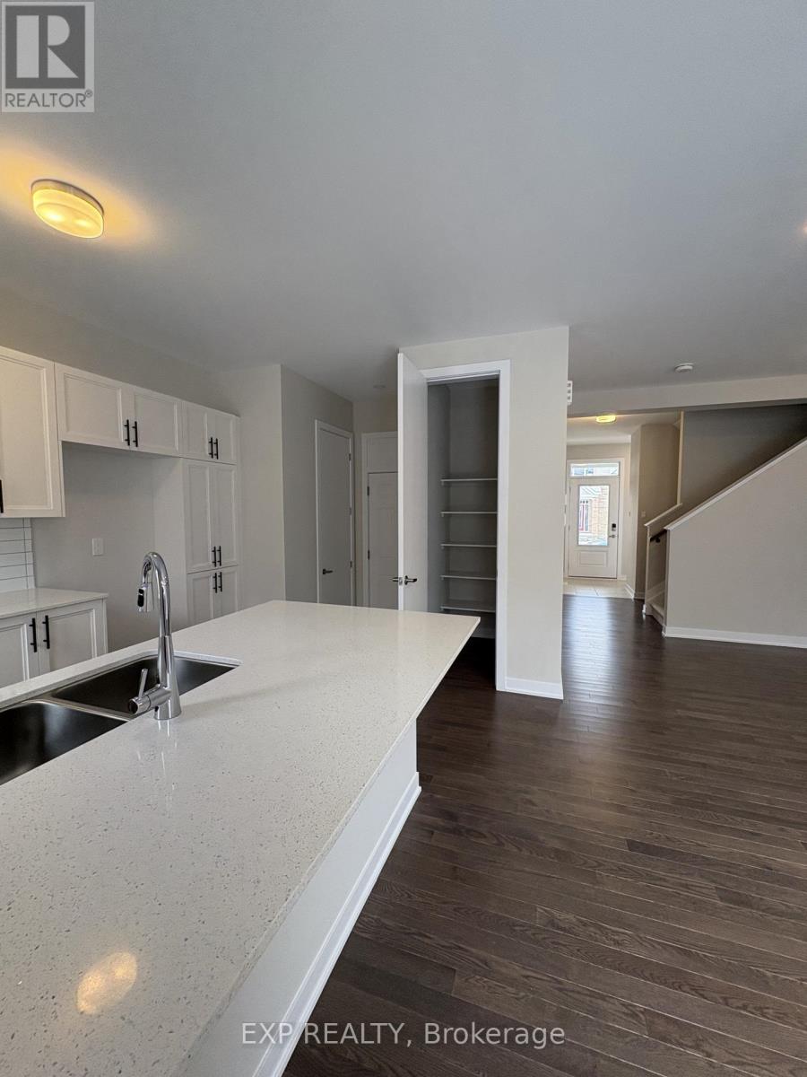 215 Ryan Reynolds Way, Ottawa, Ontario  K4A 5T6 - Photo 6 - X12553780