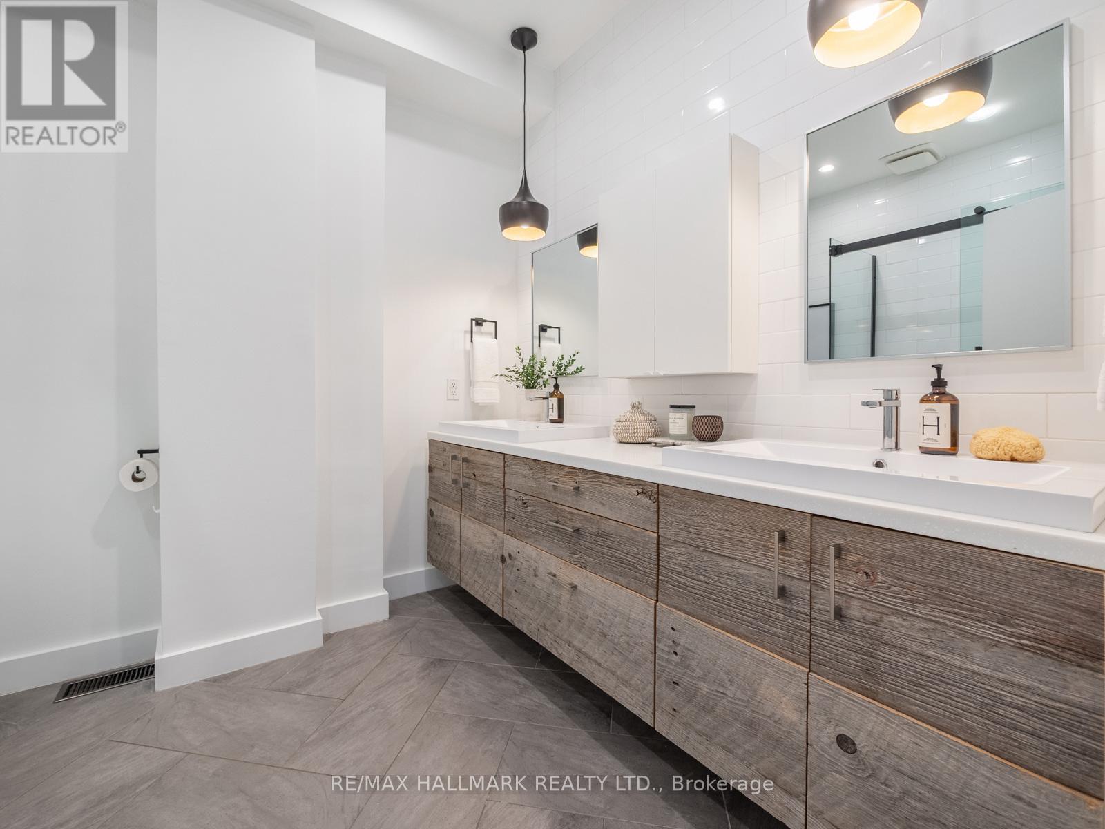 47 Allen Avenue, Toronto, Ontario  M4M 1T5 - Photo 34 - E12553784