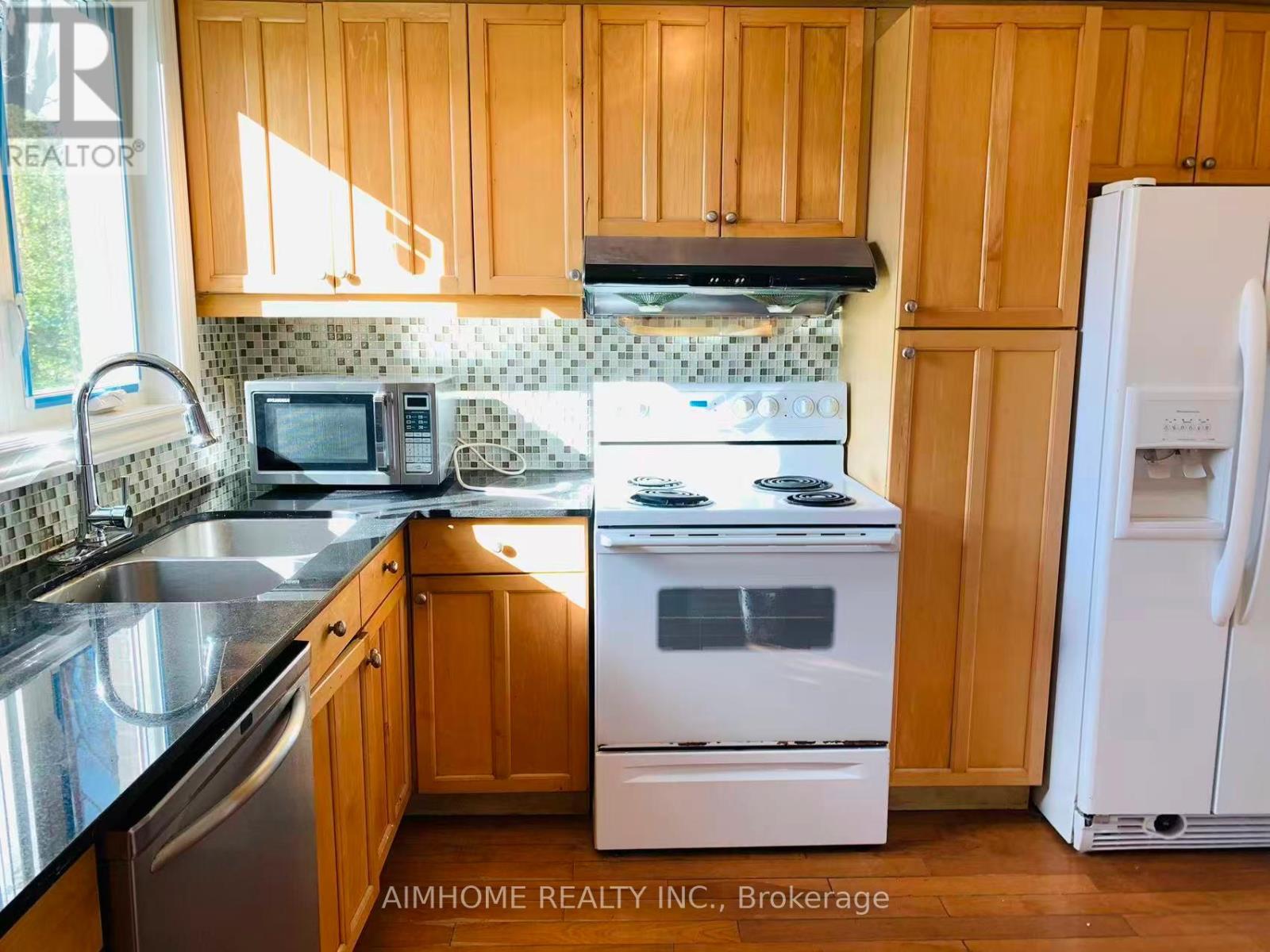 106 Allanford Road, Toronto, Ontario  M1T 2N5 - Photo 6 - E12553800