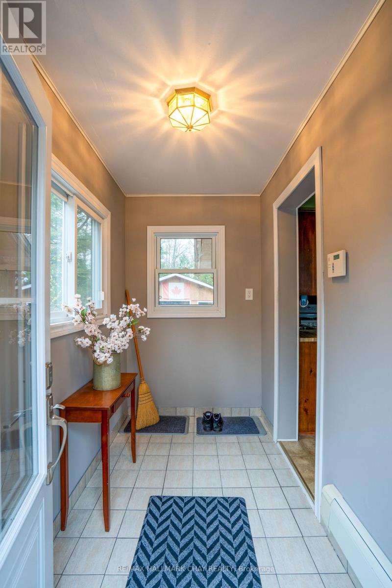 86 Oliver Drive, Tiny, Ontario L0L 2J0 - Photo 8 - S12553774