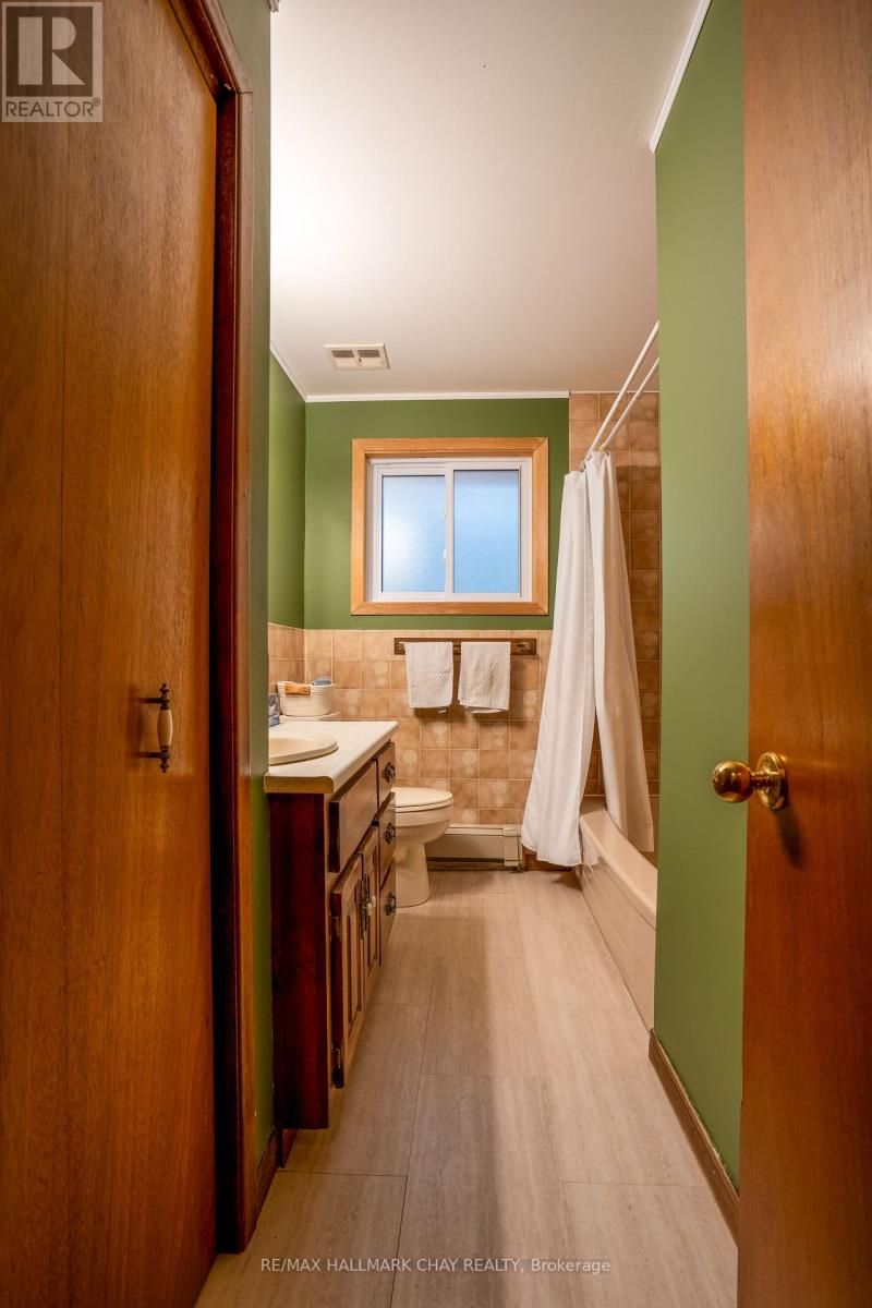 86 Oliver Drive, Tiny, Ontario L0L 2J0 - Photo 18 - S12553774