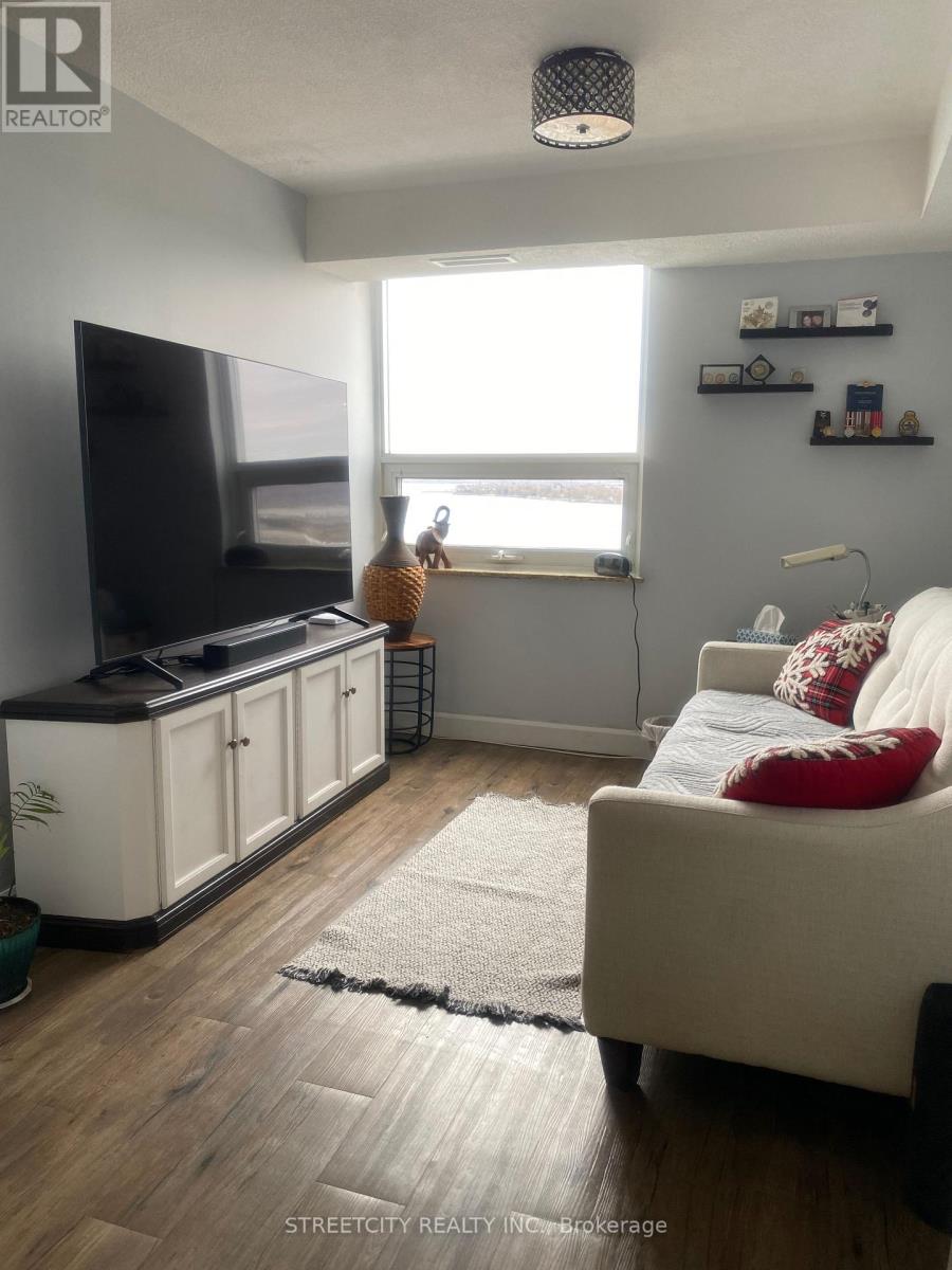 1607 - 500 Green Road, Hamilton, Ontario L8E 3M6 - Photo 3 - X12557956