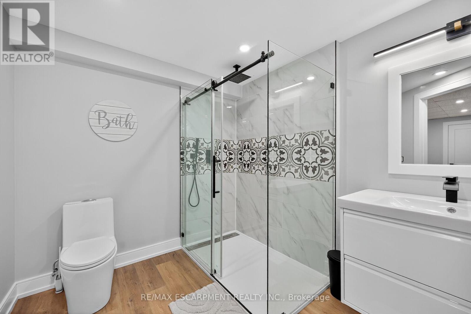 397 Caithness Street E, Haldimand, Ontario N3W 1C8 - Photo 37 - X12558024