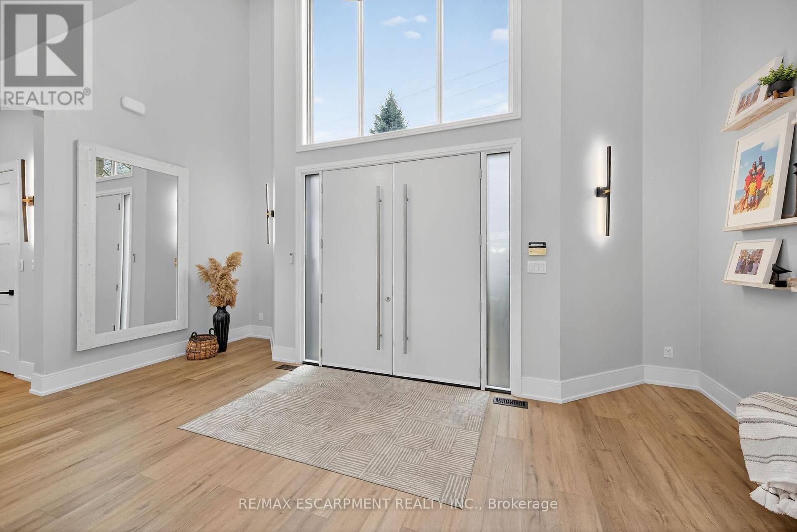 397 Caithness Street E, Haldimand, Ontario N3W 1C8 - Photo 5 - X12558024