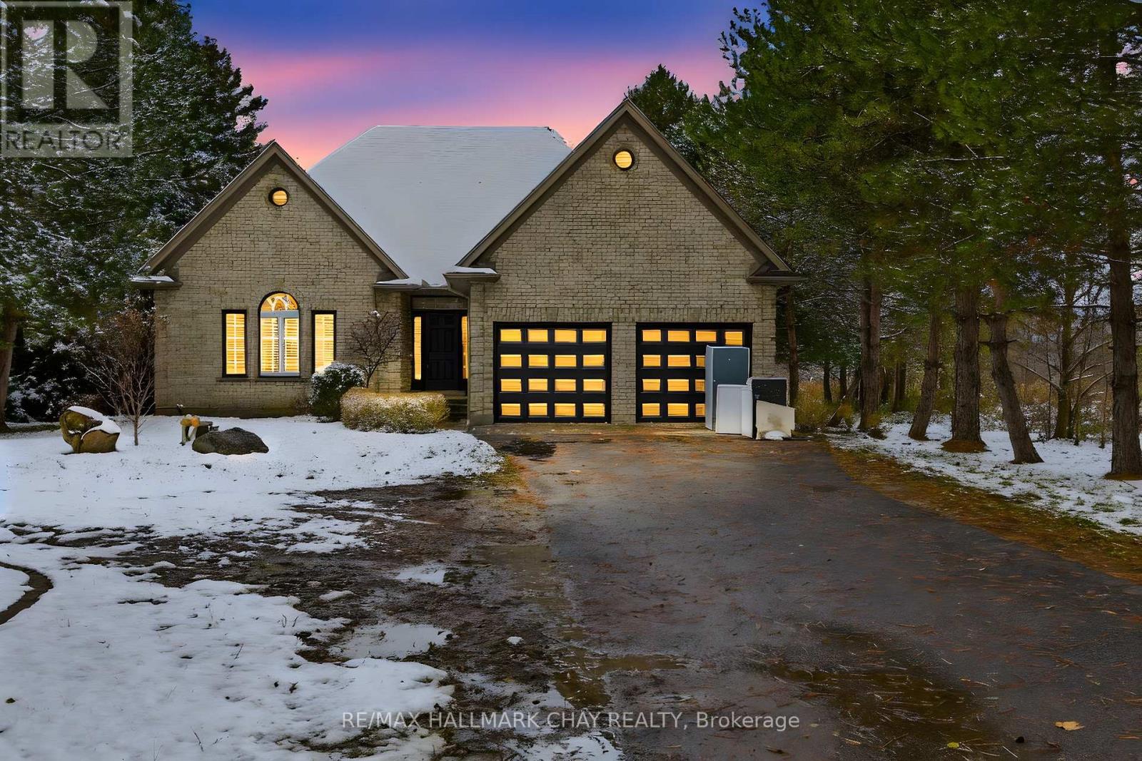 1401 WESTDEL BOURNE DRIVE, London South, Ontario