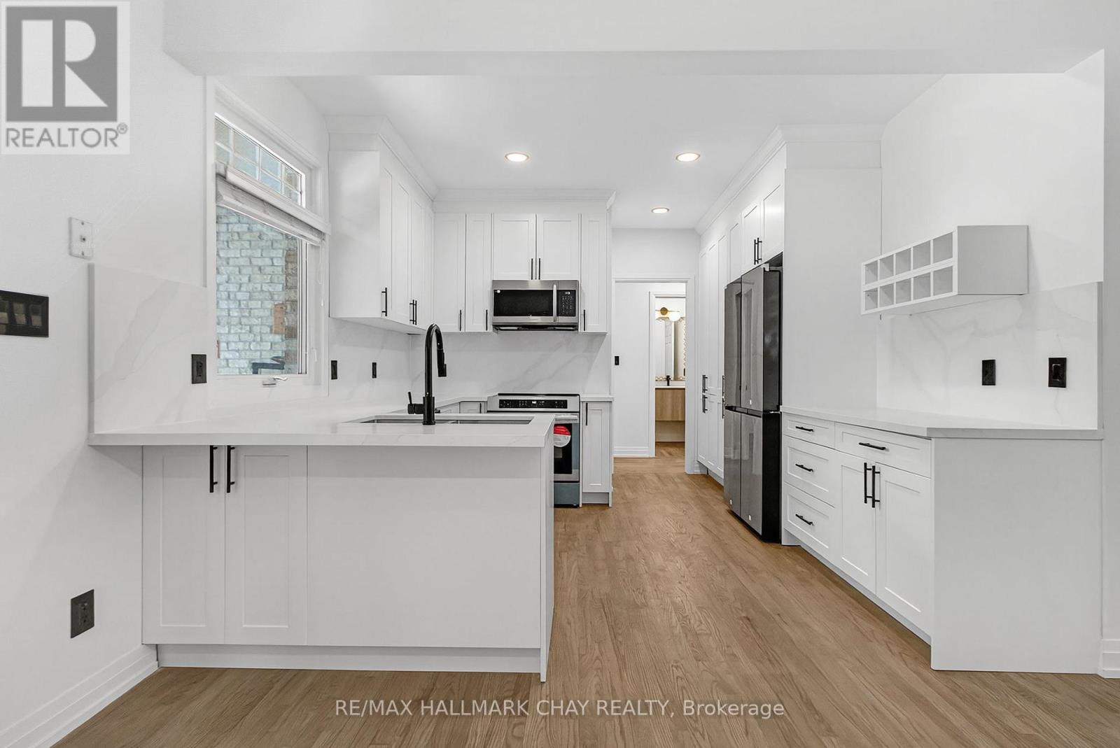 1401 Westdel Bourne Drive, London South, Ontario  N6K 4R1 - Photo 12 - X12558100