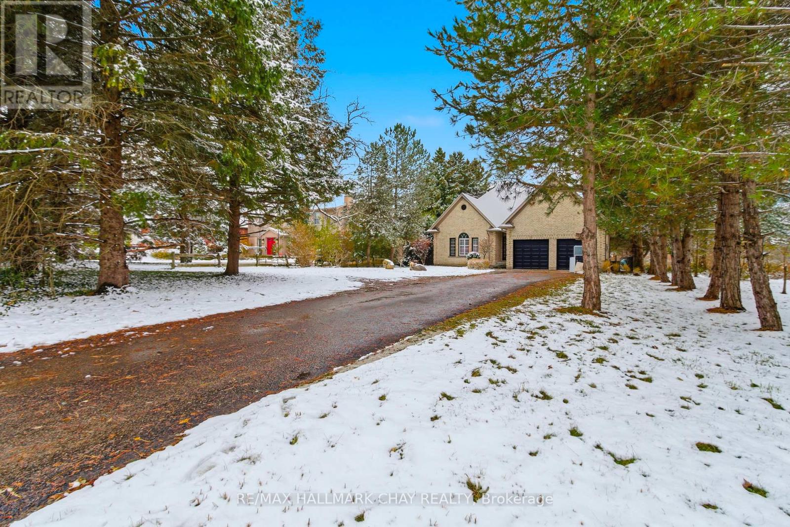 1401 Westdel Bourne Drive, London South, Ontario  N6K 4R1 - Photo 2 - X12558100