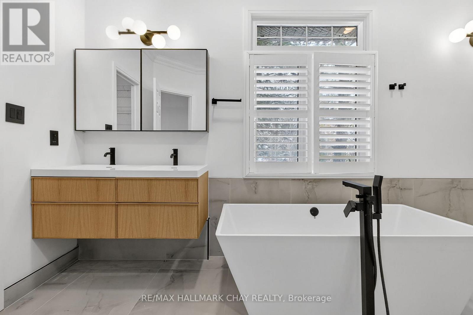 1401 Westdel Bourne Drive, London South, Ontario  N6K 4R1 - Photo 24 - X12558100