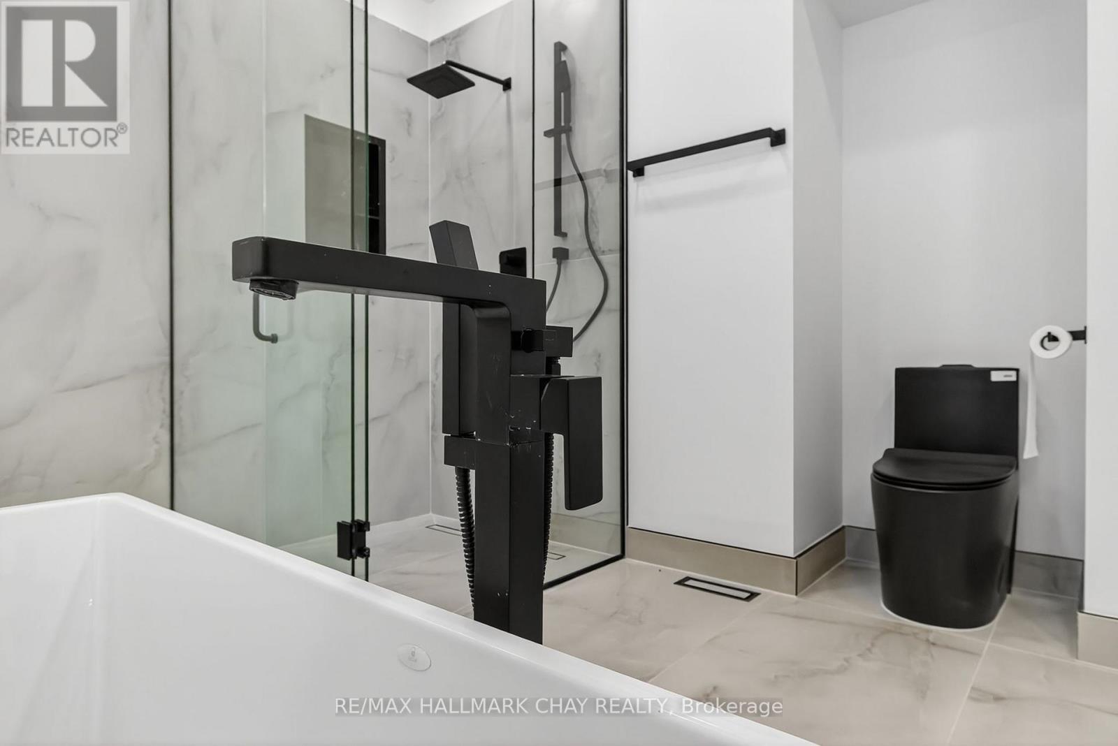 1401 Westdel Bourne Drive, London South, Ontario  N6K 4R1 - Photo 28 - X12558100