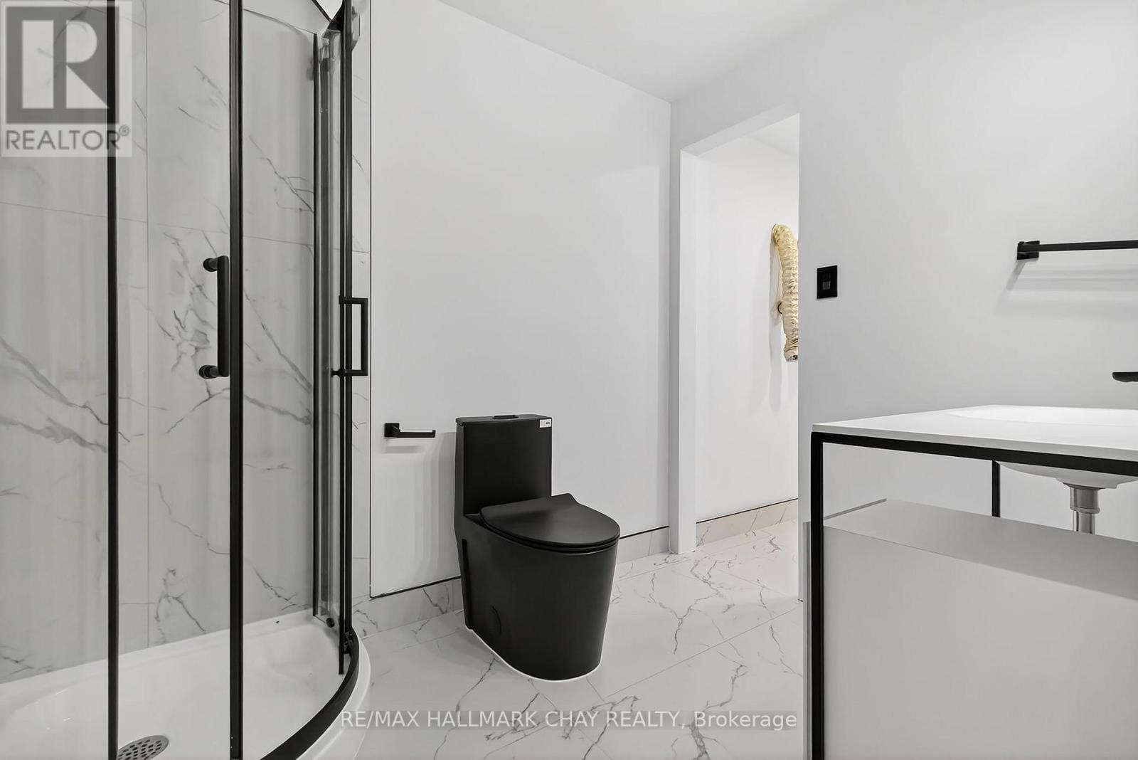 1401 Westdel Bourne Drive, London South, Ontario  N6K 4R1 - Photo 29 - X12558100