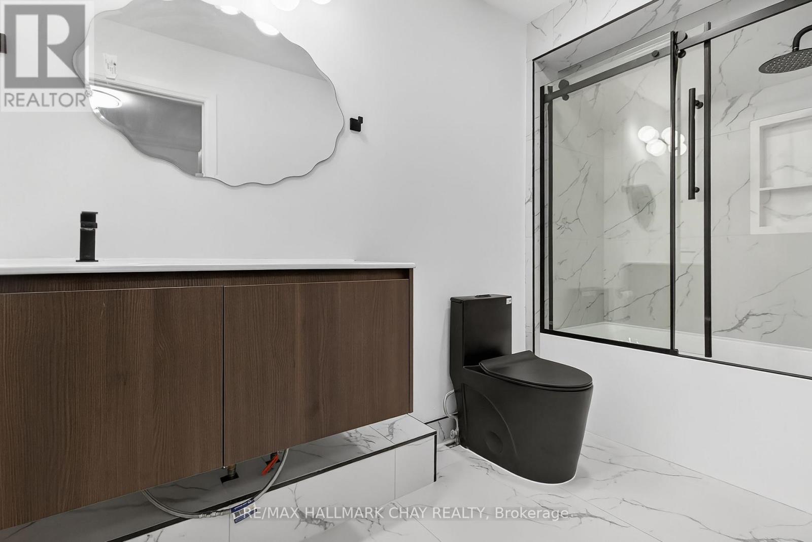 1401 Westdel Bourne Drive, London South, Ontario  N6K 4R1 - Photo 30 - X12558100