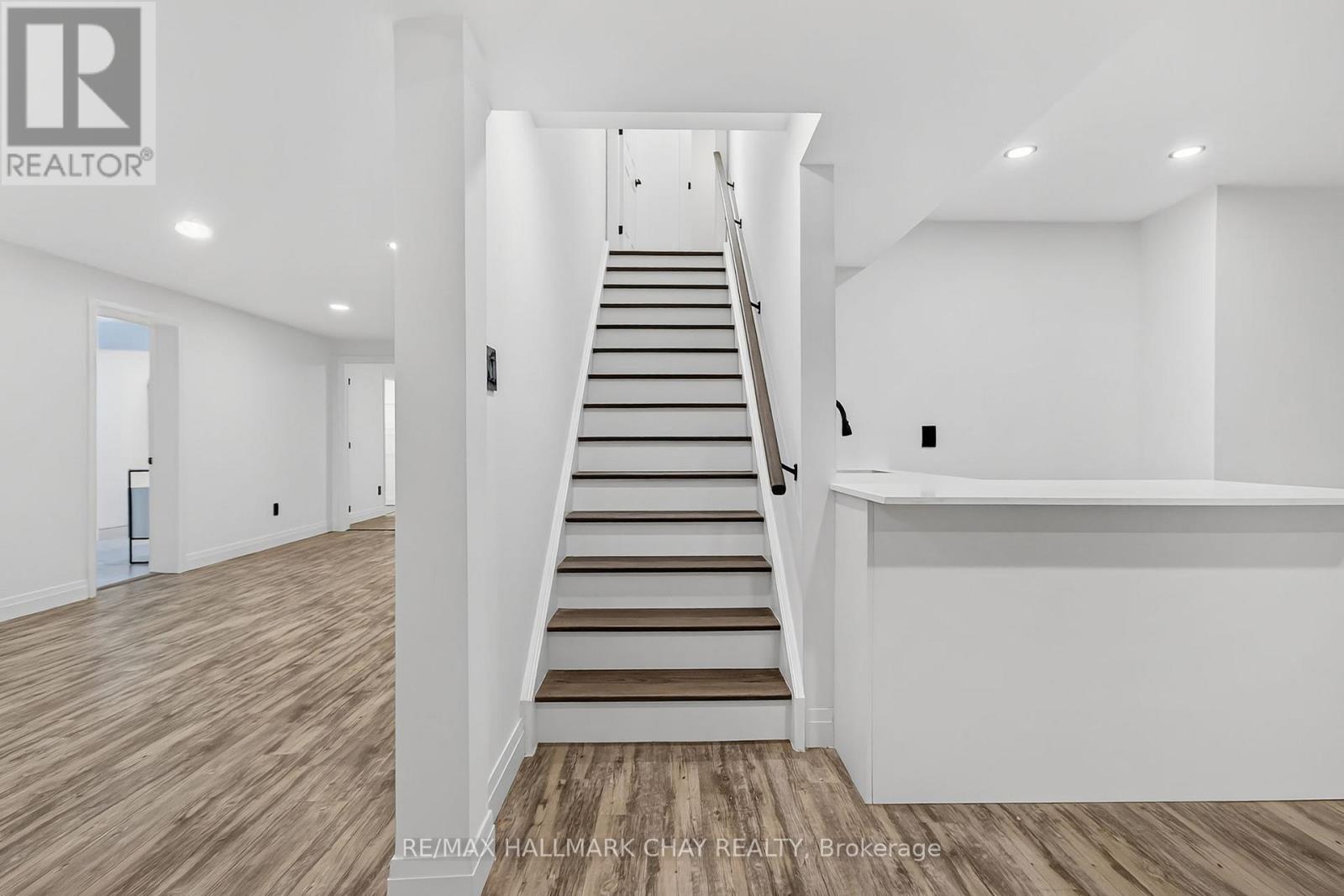 1401 Westdel Bourne Drive, London South, Ontario  N6K 4R1 - Photo 31 - X12558100