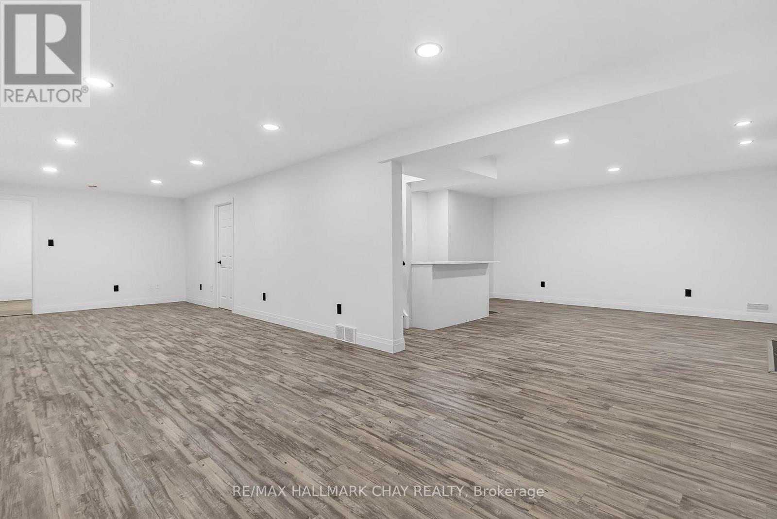 1401 Westdel Bourne Drive, London South, Ontario  N6K 4R1 - Photo 32 - X12558100