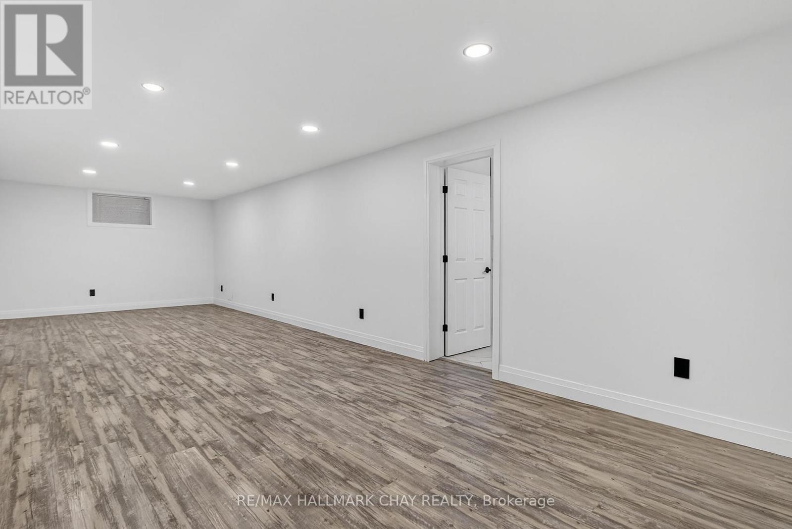 1401 Westdel Bourne Drive, London South, Ontario  N6K 4R1 - Photo 33 - X12558100