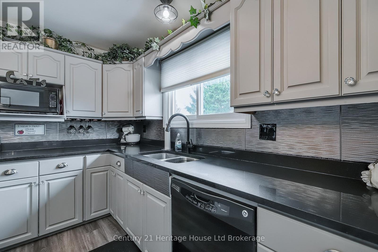 549 Lansdowne Avenue, Woodstock, Ontario  N4T 1J8 - Photo 18 - X12558130