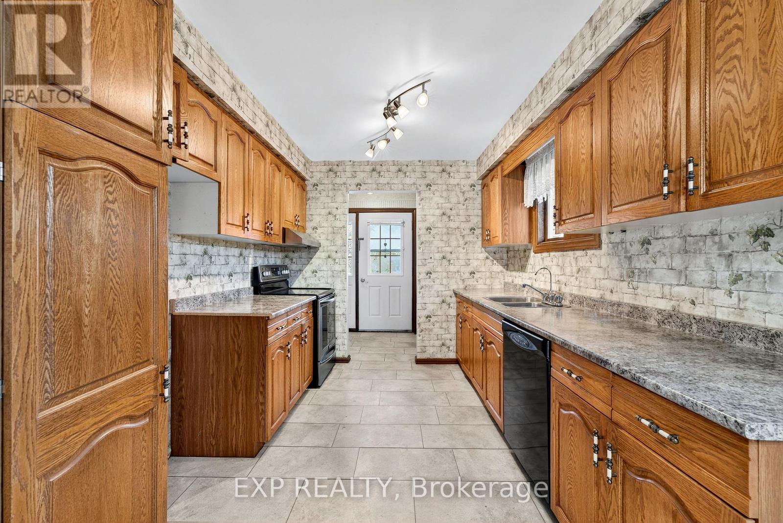 47 Fox Lane, Belleville, Ontario  K0K 2B0 - Photo 7 - X12494734