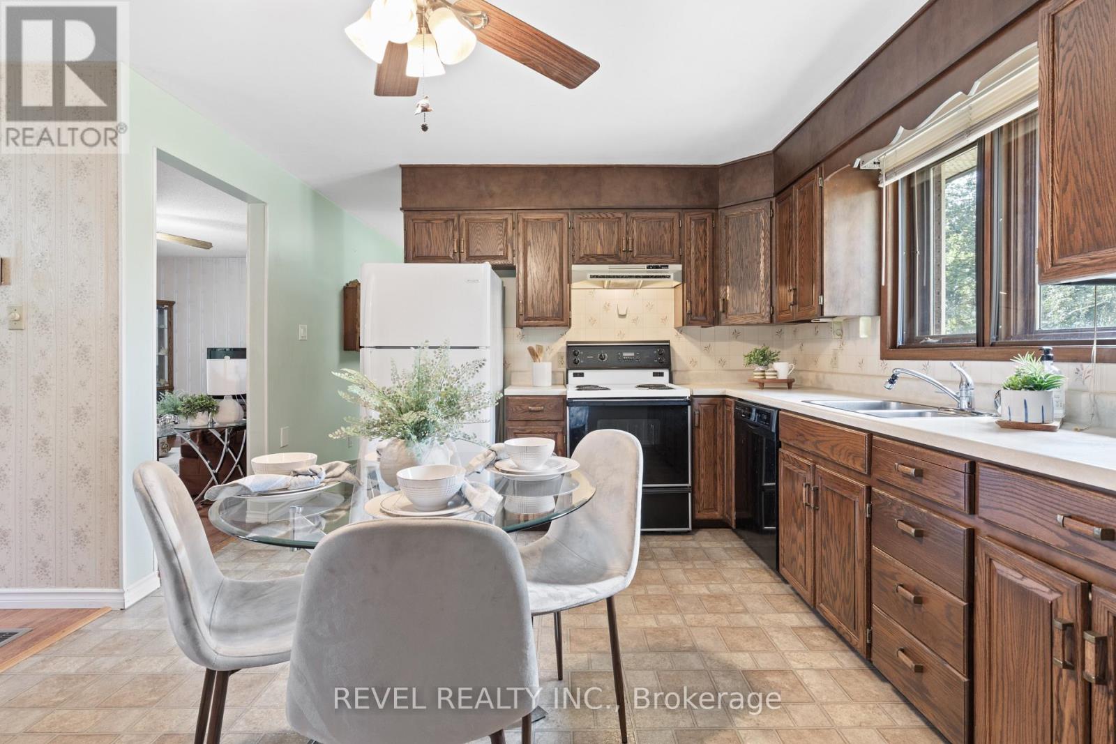 126 Pinewood Boulevard, Kawartha Lakes, Ontario K0M 2T0 - Photo 10 - X12553810